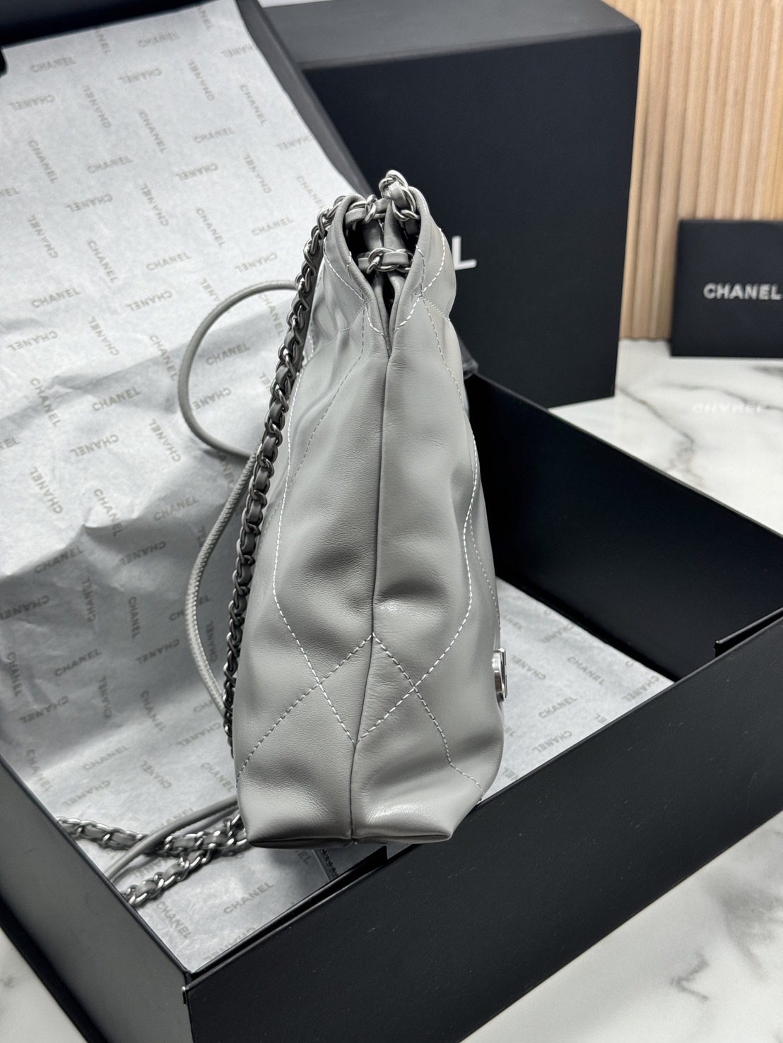 พร้อมส่ง 11 สี ORI หนังแท้ | CHANEL 22 Mini Handbag กระเป๋าสะพายสุดหรู รุ่นยอดนิยม 🤍 เกรดออริจินอล หนังแท้ ภาพถ่ายจากงานขายจริง ใช้งานต่างประเทศได้