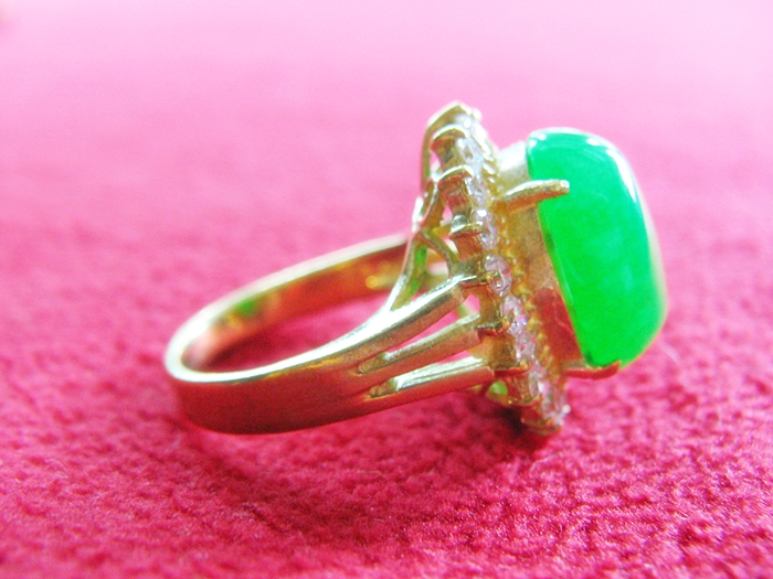 สินค้าจองค่ะ แหวนหยกทองเหลืองล้อมเพชรแบบผู้หญิง(ราศีพฤษภ)แบบใหญ่ค่ะ