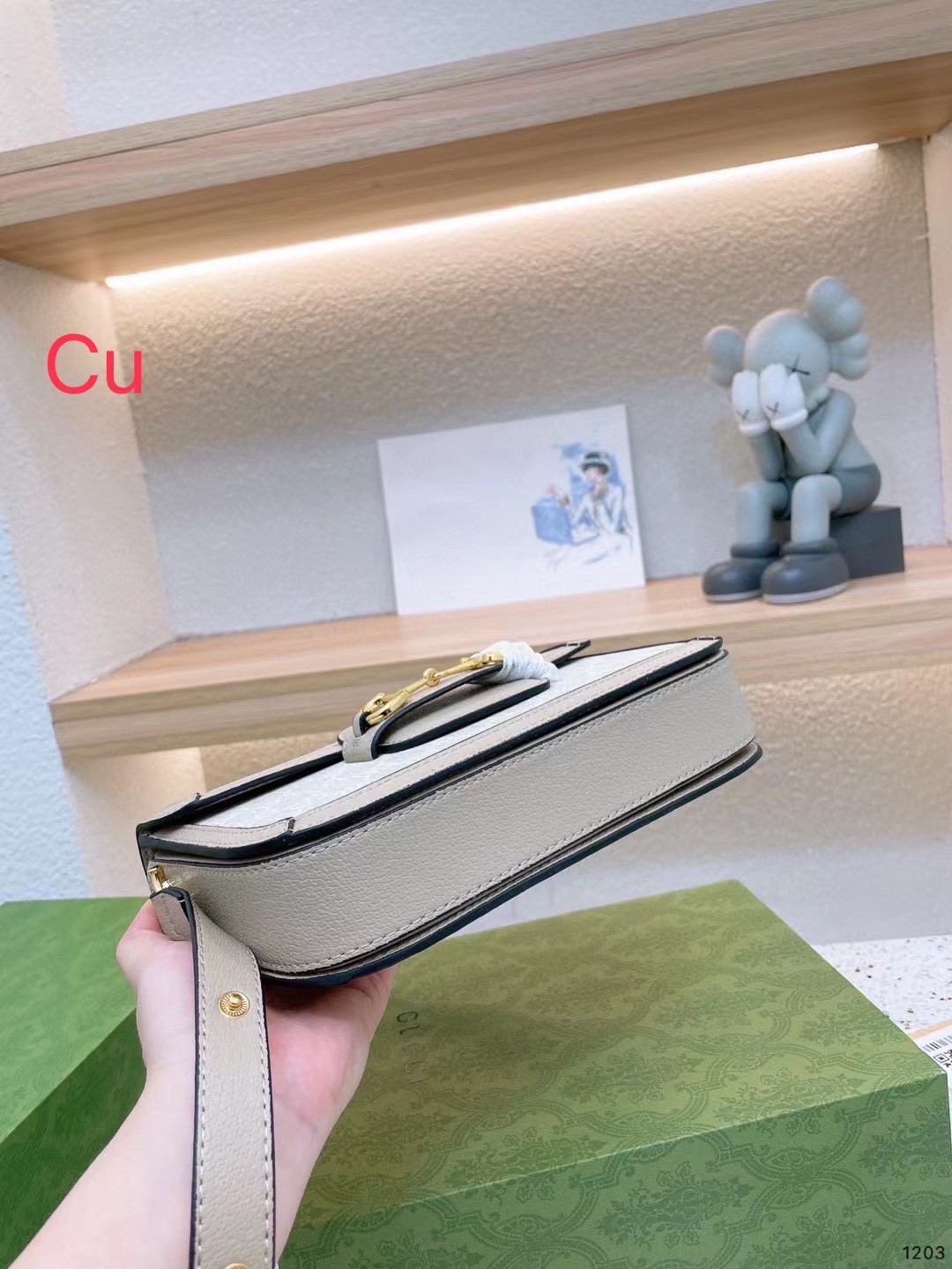 Gucci horsebit 1955 shoulder bag / GUCCI BAG พร้อมส่ง 5 สี กระเป๋าสะพายไหล่/สะพายข้างทรงคลาสสิค สวยผู้ดี ดารา เซเลปใช้กันเพียบ สวยอยู่ทรง มากี่รอบก็ไม่เคยพอ!! รุ่นเด็ดสุด!! ฮ็อตสุด!