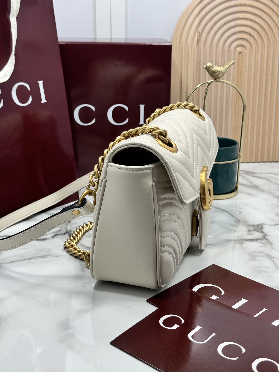 ORI | หนังแท้ GG Marmont small shoulder bag กระเป๋าสะพายข้างรุ่นคลาสสิค ดูแพง อัพลุคได้สบายๆ ด้านหลังดีไซน์รูปหัวใจ