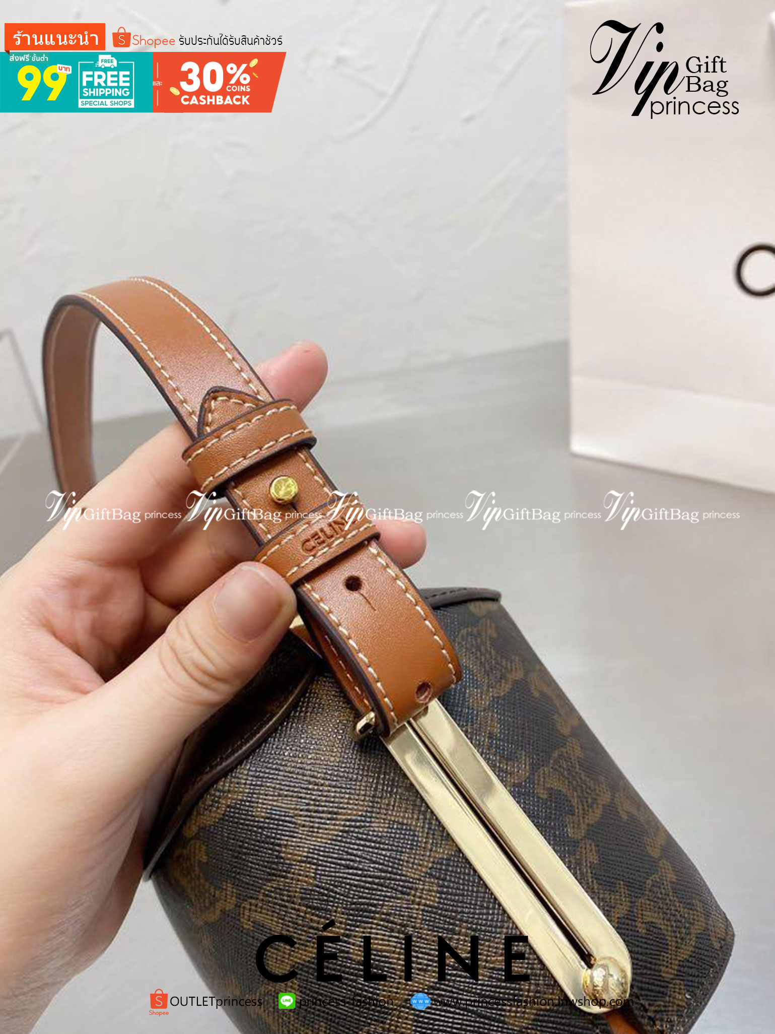 VIP 】CELINE lunch box vintage พร้อมส่งที่ไทยค่ะ! เรียบหรู ดูแพง ต้องรุ่นนี้เลยค่ะ หนังแท้ทรงกล่อง รุ่นนี้จะใช้แบบหิ้วออกงานหรือสะพายข้างวันทำงานหรือวันชิลลๆ ก็เหมาะมาก ใบขนาดกำลังดี สินค้าน่าใช้มากๆ ห้ามพลาดมีติดตัวสักใบนะคะ!