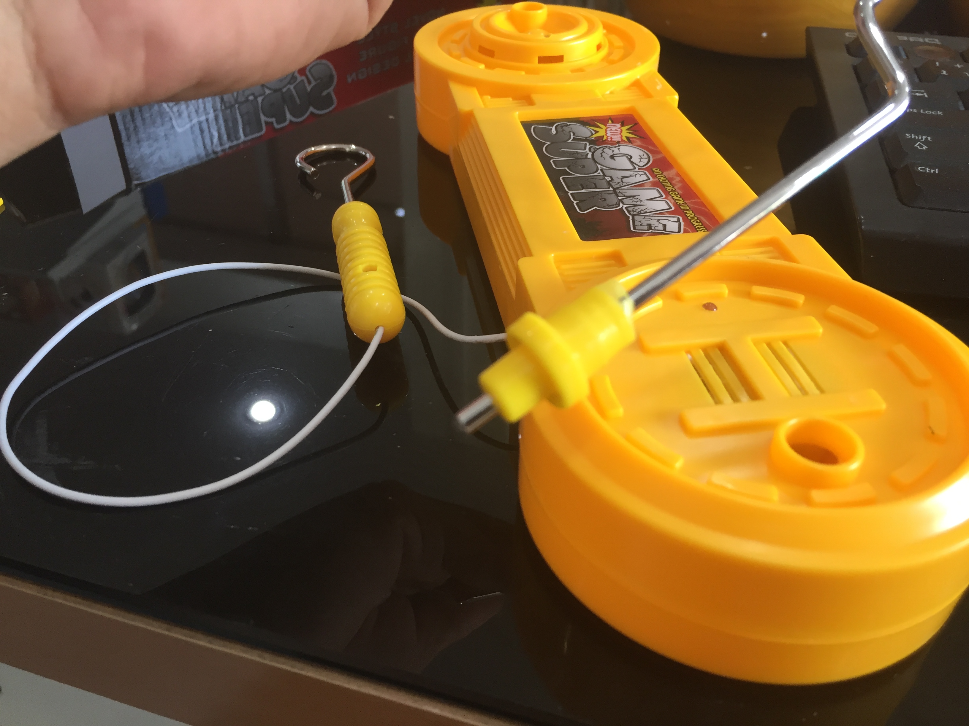 เกมขดลวดไฟฟ้าทดสอบสมาธิ Don't Buzz the wire