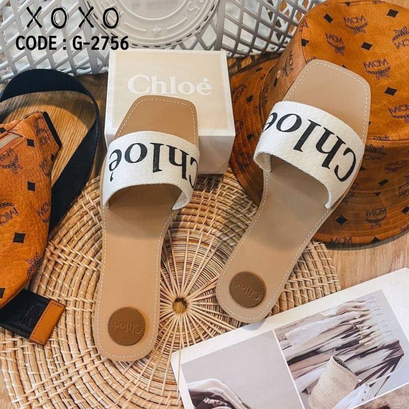 Chloe Sandals แตะสวม เรียบหรู วัสดุผ้าแคนวาส สกรีนแบรนด์ แมทส์ชุดง่าย น้ำหนักเบา