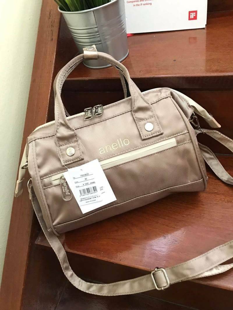 Anello Repellency Edition2 Mini Shoulder Bag (FSO-B025) กระเป๋าสะพายข้างวัสดุNylon & Polyesterหนา กันน้ำได้ น้ำหนักเบา มาพร้อมสายสะพายถอดและปรับความยาวได้ เปิดปิดด้วยซิปคู่ ภายในกว้างใส่กระเป๋าสตางค์ยาว มินิไอแพคได้ รุ่นใหม่ลิมิเตทที่น่าสะสมเลยคร้า!