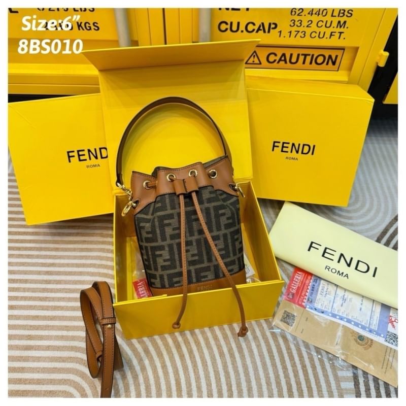 FENDI Mini MonTresor Bucket Bag กระเป๋าสะพายทรงขนมจีบรุ่นยอดนิยม ไซส์มินิน่ารักน่าใช้มาก ดีไซน์สวยอยู่ทรง