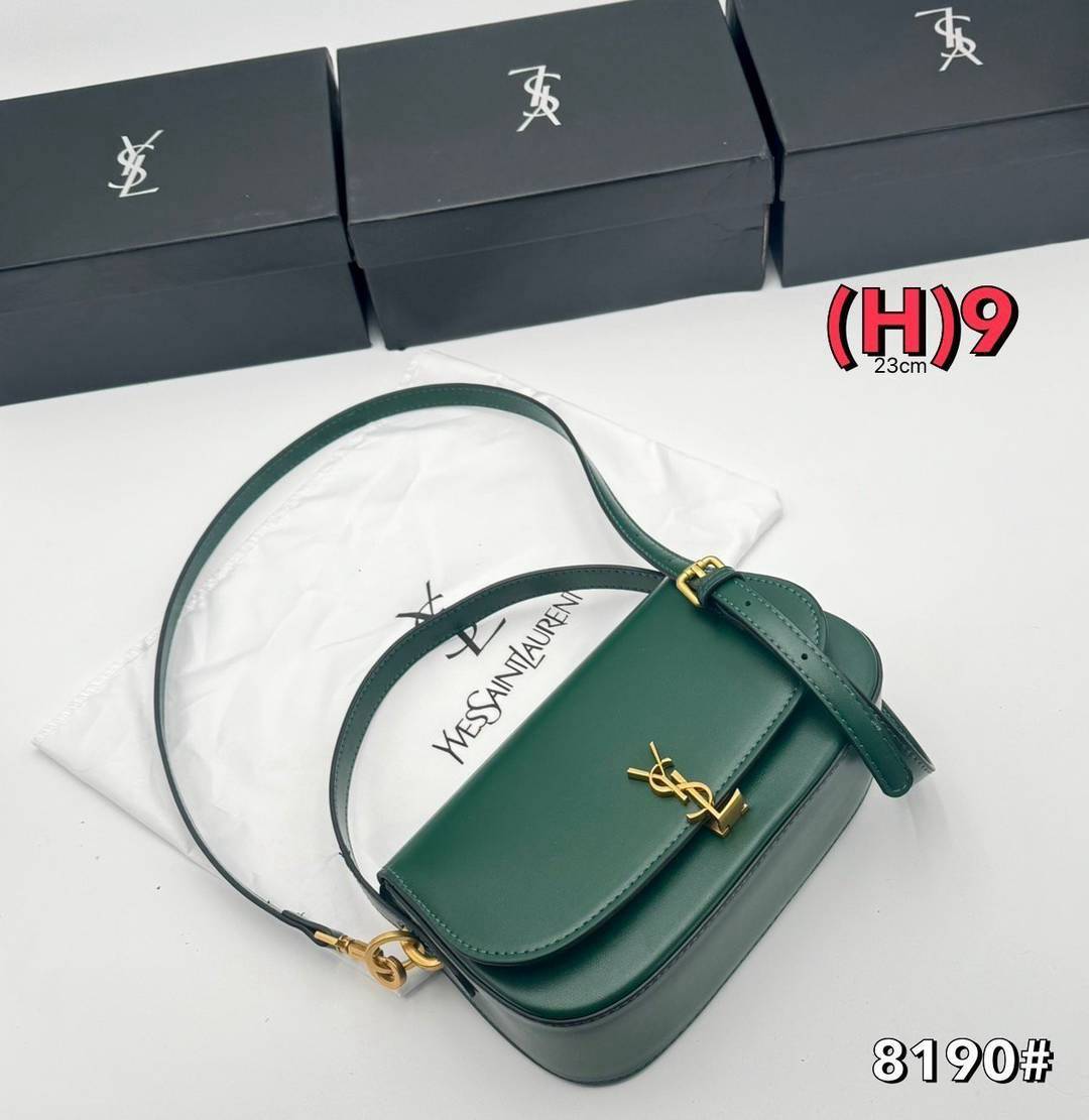 YSL Voltaire in box ไอเท็มขึ้นแท่นสวยเรียบหรูลักชู the best seller!! กระเป๋าสะพายรูปทรงโค้งมน งานหนังเรียบโดดเด่นด้วยโลโก้สีทอง เป็นใบที่น้อยแต่มากสวยคมทุกมิติจริงๆ ค่ะ