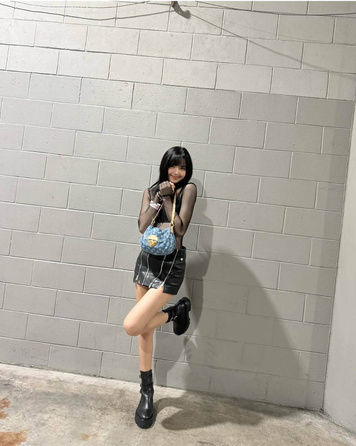 LV Sunset Denim Bag กระเป๋าสะพายไหล่ทรงสวย แรงมากฉุดไม่อยู่ กับกระแสคอลใหม่ lvremix ดีไซน์แบบตัวมัม y2k รูปทรง baguette สวยดูแพง ใบนี้ก็ฉ่ำสุดๆ