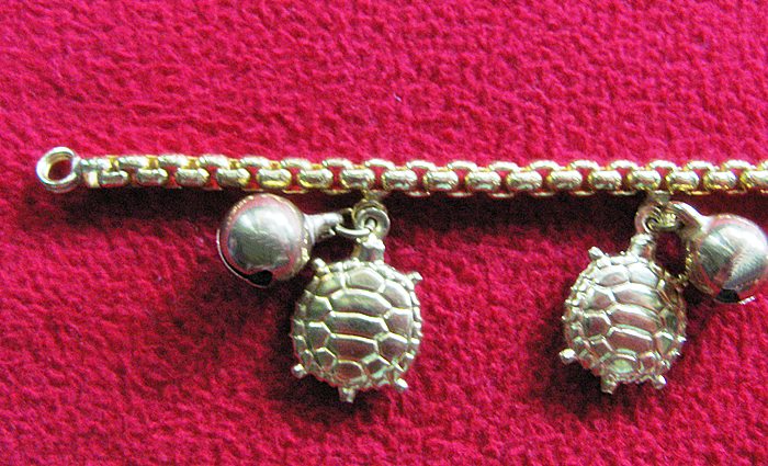 สินค้าจองค่ะ สร้อยข้อมือทองเหลือง+จี้เต่าค่ะ