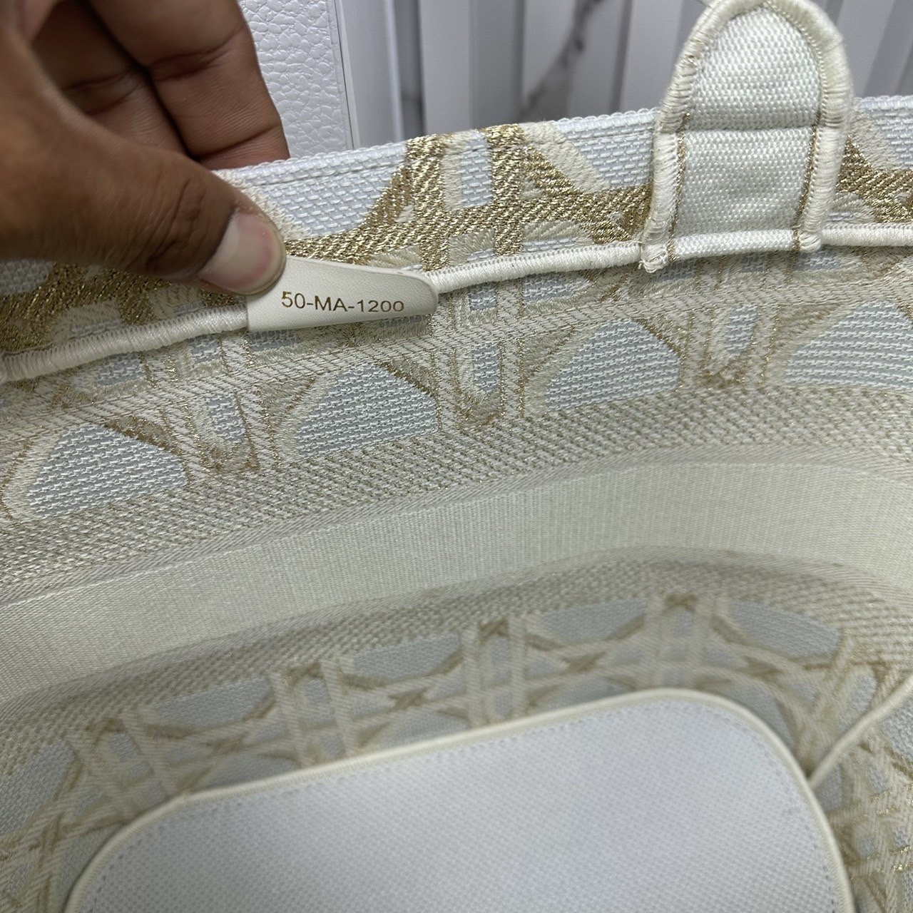 DIOR Hat Basket Bag / DIOR NEW LINE TOTE / DIOR KID TOTE กระเป๋าทรงโท้ทรุ่นใหม่ เอกษณ์ความหรูหรา โดดเด่นสวยงาม เกรดออริ 1:1 ใช้งานต่างประเทศได้