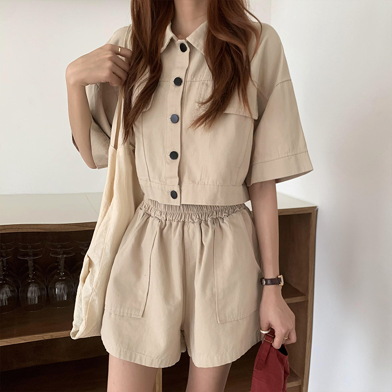 พร้อมส่ง 🦷🧠 Ossy set เซตเสื้อแขนสั้นกางเกงขาสั้นสีครีมน่ารัก (IN36193)