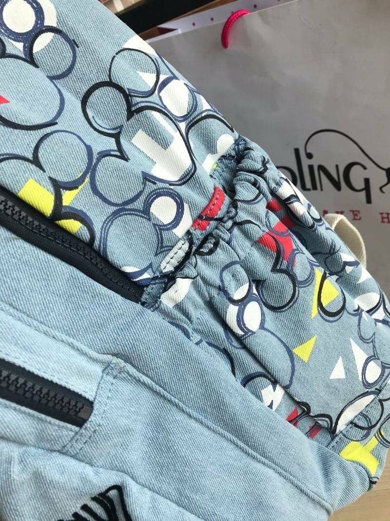 Kipling & Disney's 90 Years of Mickey Mouse Seoul GO Small& Large Laptop Backpack ฉลองครบ90ปีกับดิสนีย์กับรุ่นลิมิเตท เป้สวยๆที่มาวาดลวดลายและสีสันลงบนผ้าเป็นลายการ์ตูนมิคกี้ และไม่ลืมที่จะมีพวงกุญแจลิงเป็นสัญลักษณ์ ขนาดและไซส์ใช้ได้กับทั้งเด็กและผู้