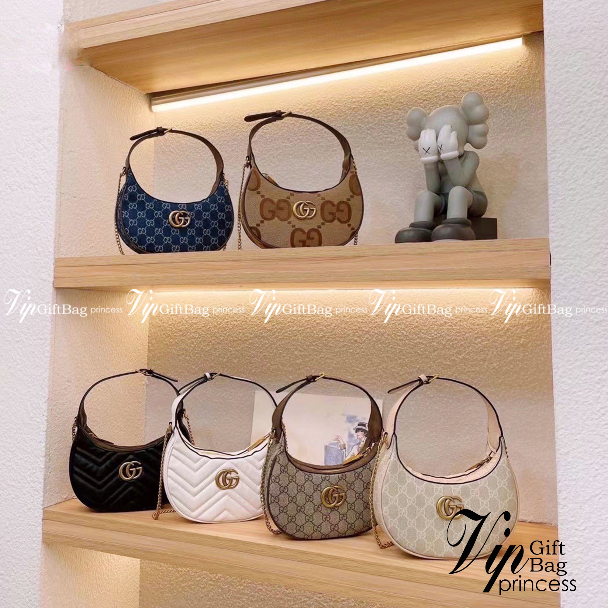 Gucci GG Marmont half-moon-shaped mini bag กระเป๋าคล้องไหล่ ความตัวแม่สายแฟชั่น ต้องกระเป๋าทรงจันทร์เสี้ยวแบบสับค่ะ! ความโค้งมนใช้งานง่าย เอามาสะพายก็คือชนะเลิศไปเลย ภาพถ่ายจากงานขายจริง ใช้งานต่างประเทศได้