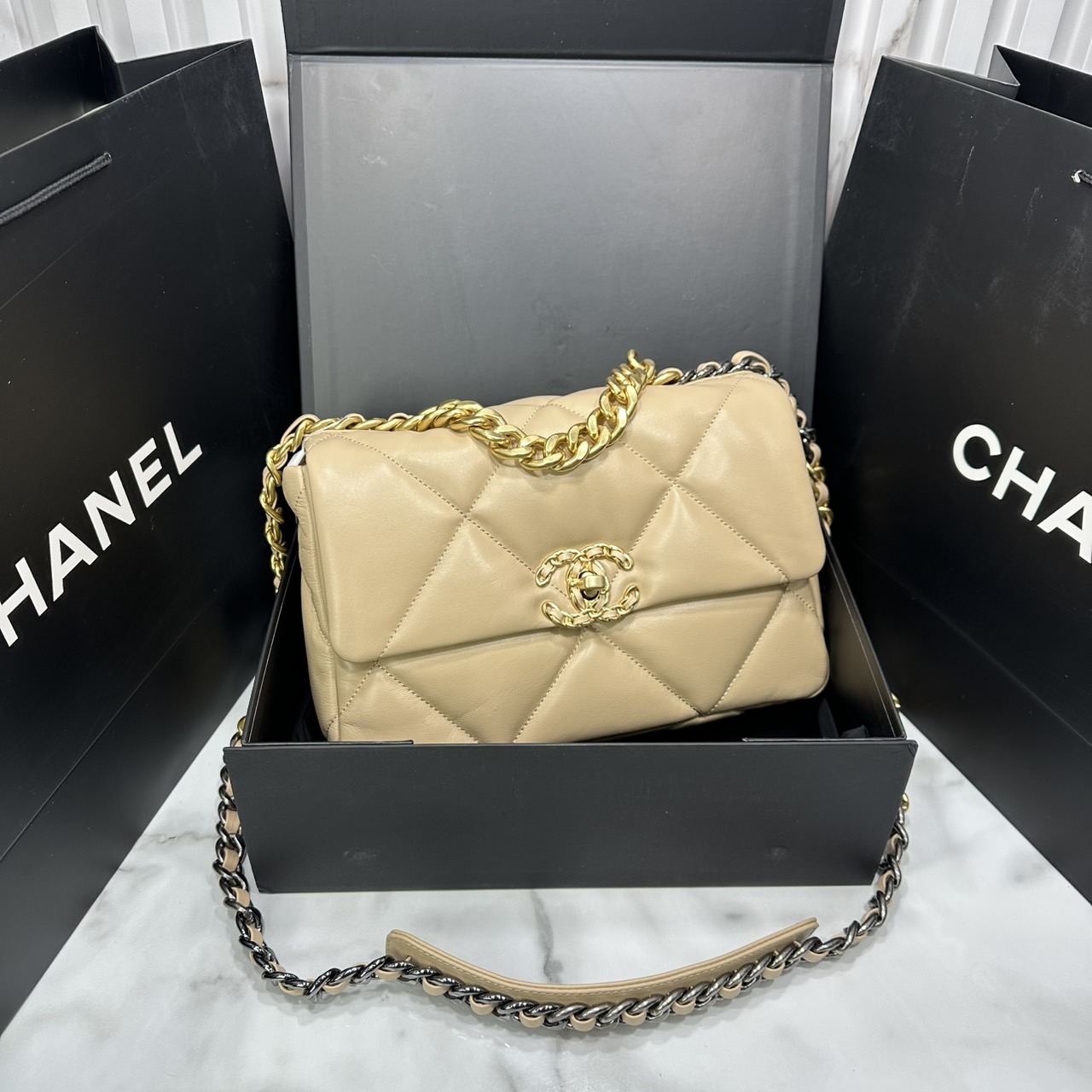 ORI หนังแท้ | CHANEL 19 Flap Bag 25cm กระเป๋าสะพายรุ่นยอดนิยม หนังนิ่มนุ่มลื่น หรูหราระดับตำนาน สวยงามเหนือกาลเวลา