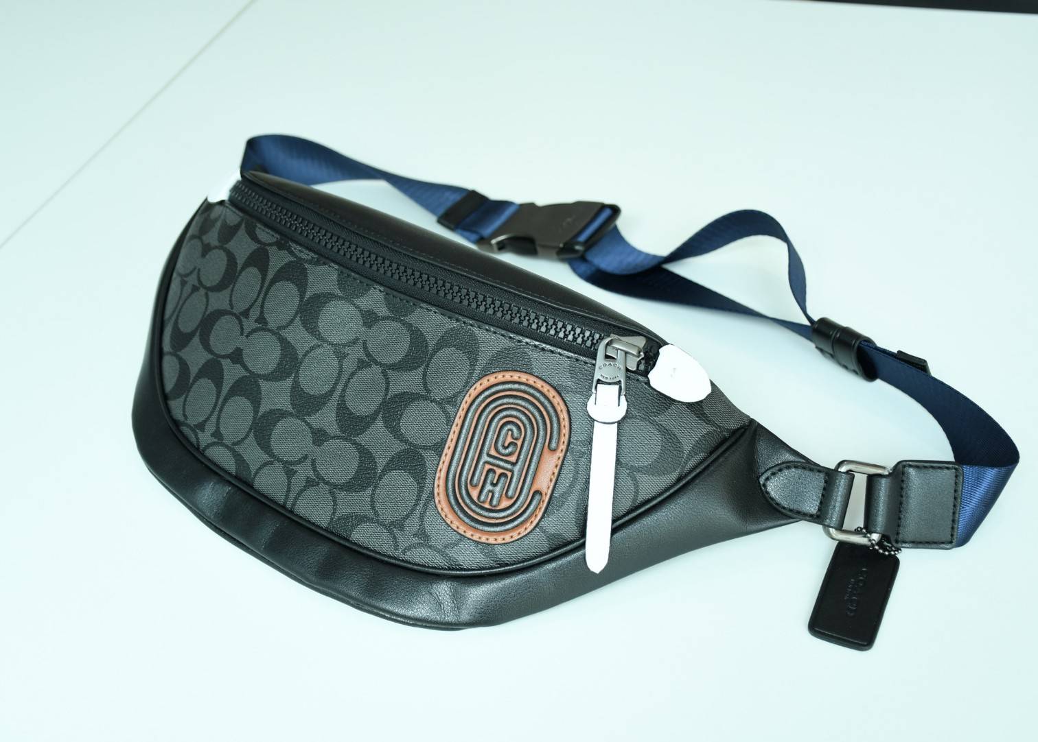 Coach F84711 Warren Mini Belt Bag In Signature Canvas กระเป๋าคาดอก คาดเอว ขนาดกำลังดี ใช้งานง่าย ใช้ได้ทั้งหญิงและชาย