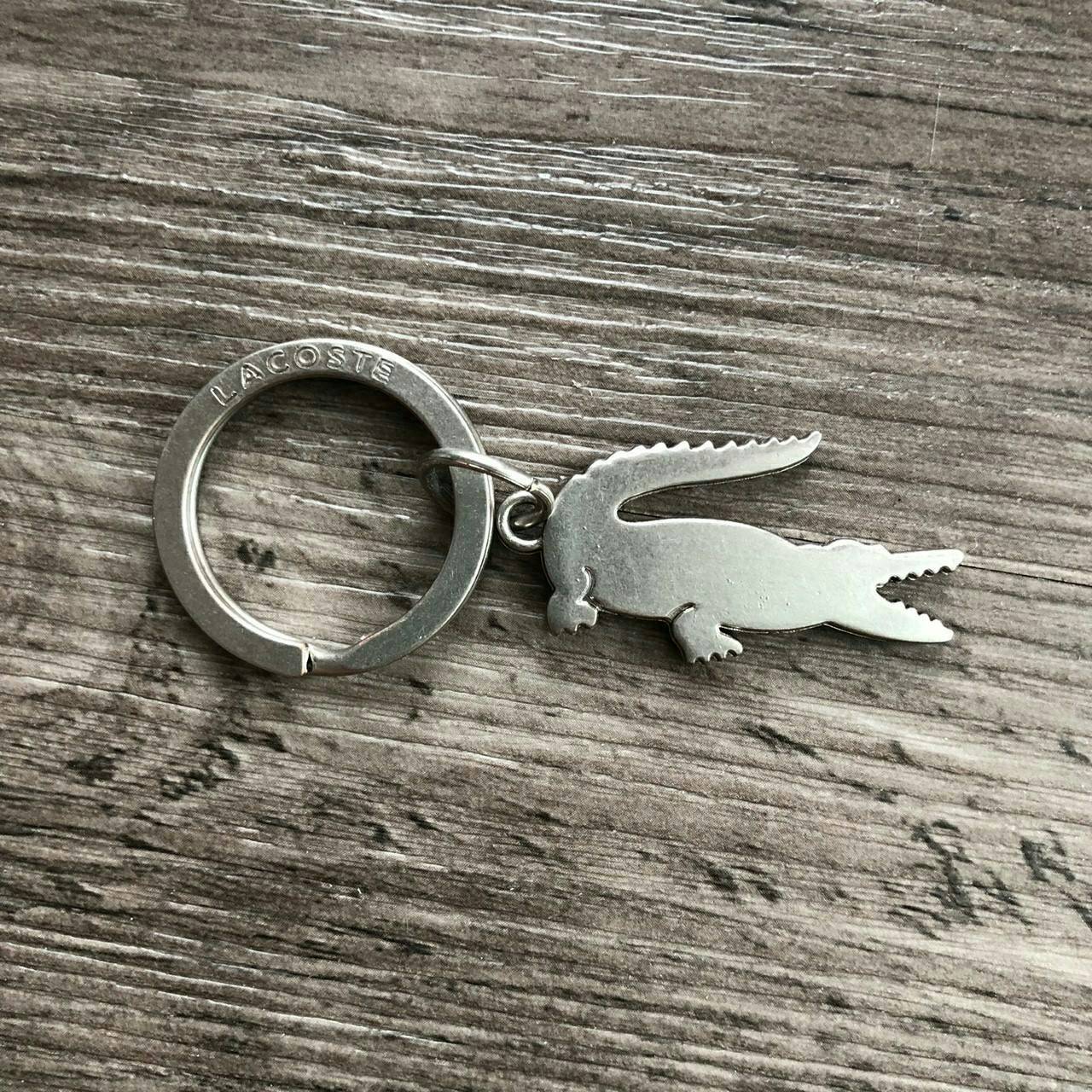 LACOSTE Short Wallet with Key Set กระเป๋าสตางค์ใบสั้น Set สุดคุ้มมอบให้เป็นของขวัญหรือใช้เองก็แนะนำค่ะ