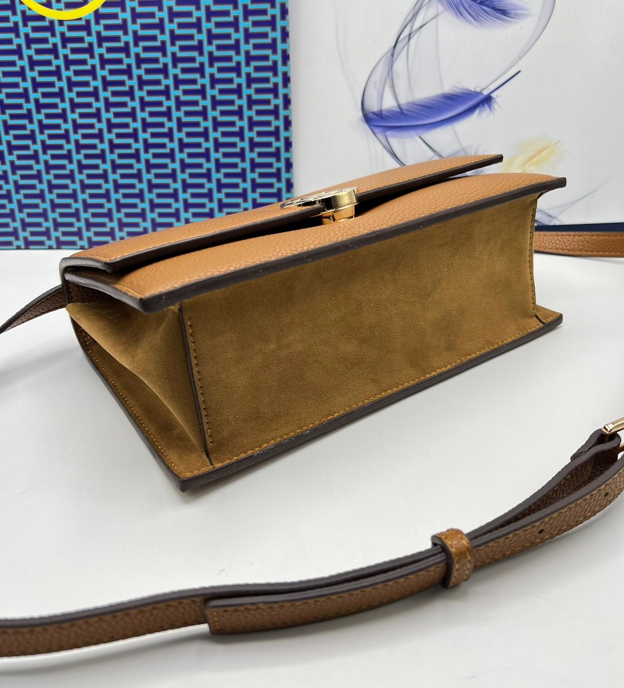 TORY BURCH MILLER LEATHER SHOULDER BAG กระเป๋าสะพายสวยหรู ผู้ดีทุกสี สายถอดได้ ถือเป็นคลัชได้ เกรดออริ สลับแท้ 1:1 ใช้งานต่างประเทศได้