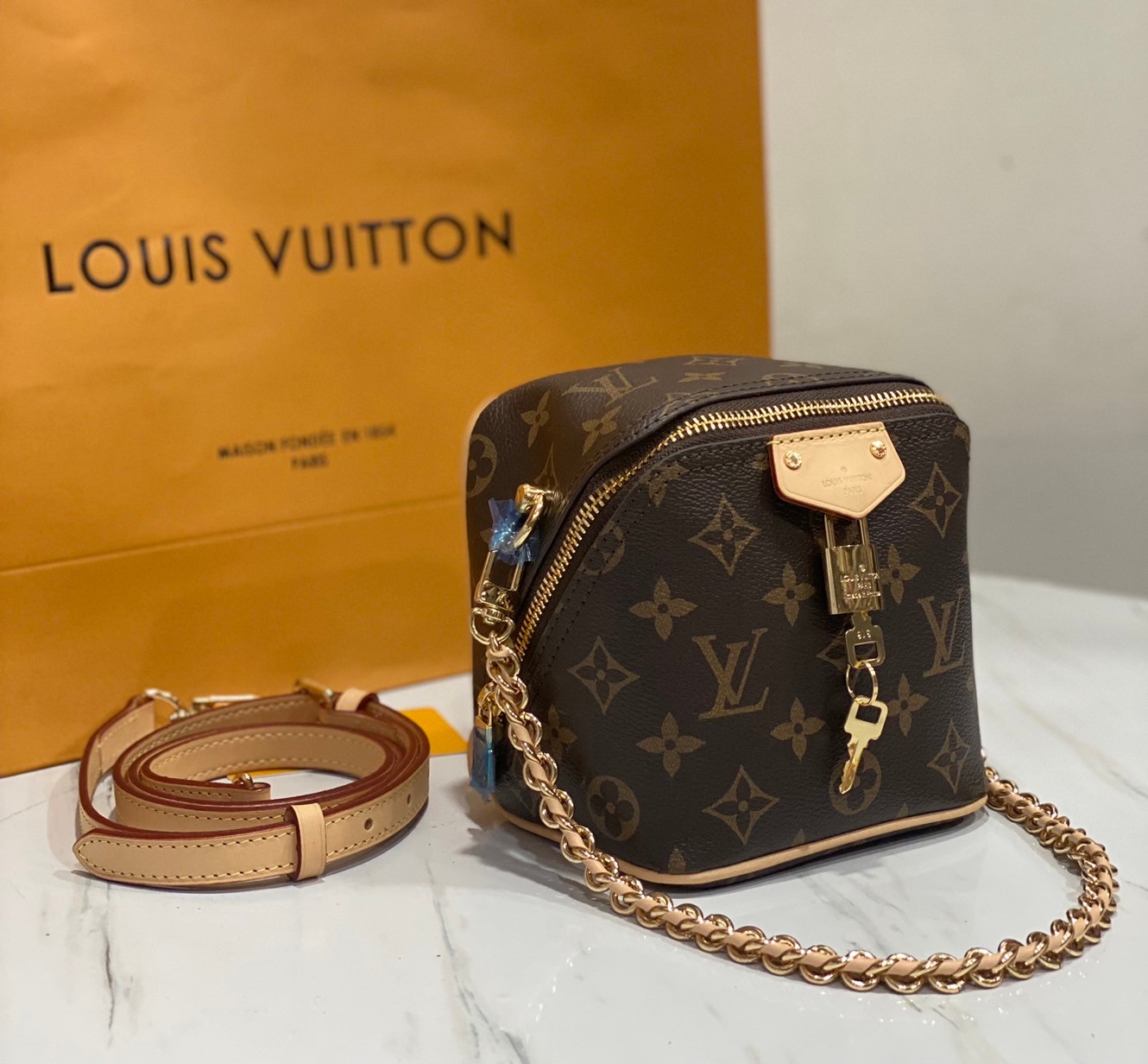 LV Just In Case Bag Monogram Canvas กระเป๋าสะพายใบเล็ก รุ่นใหม่ เกรดออริ 1:1 ใช้งานต่างประเทศได้