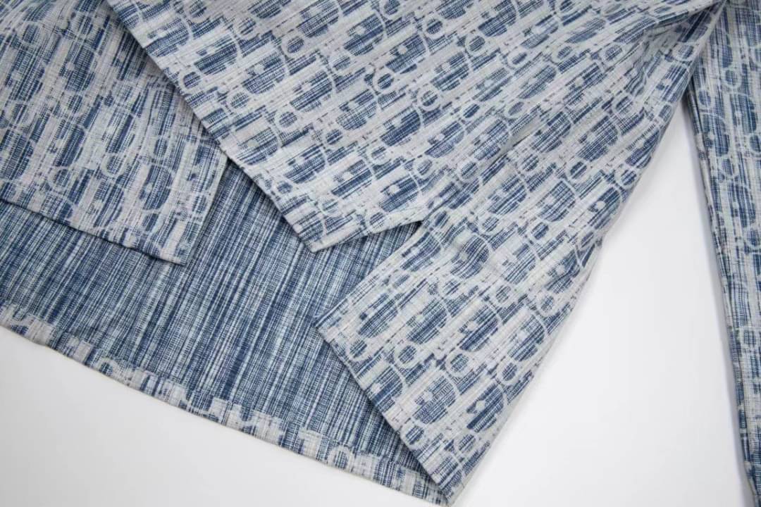 Dior Monogram Shirt / Dior shirt เกรดออริจินอล มีป้ายแท็กที่คอเสื้อ ใส่ได้ทั้งผู้หญิงผู้ชาย พร้อมส่งที่ไทย ภาพสินค้าถ่ายจากงานขายจริง ใช้งานต่างประเทศได้