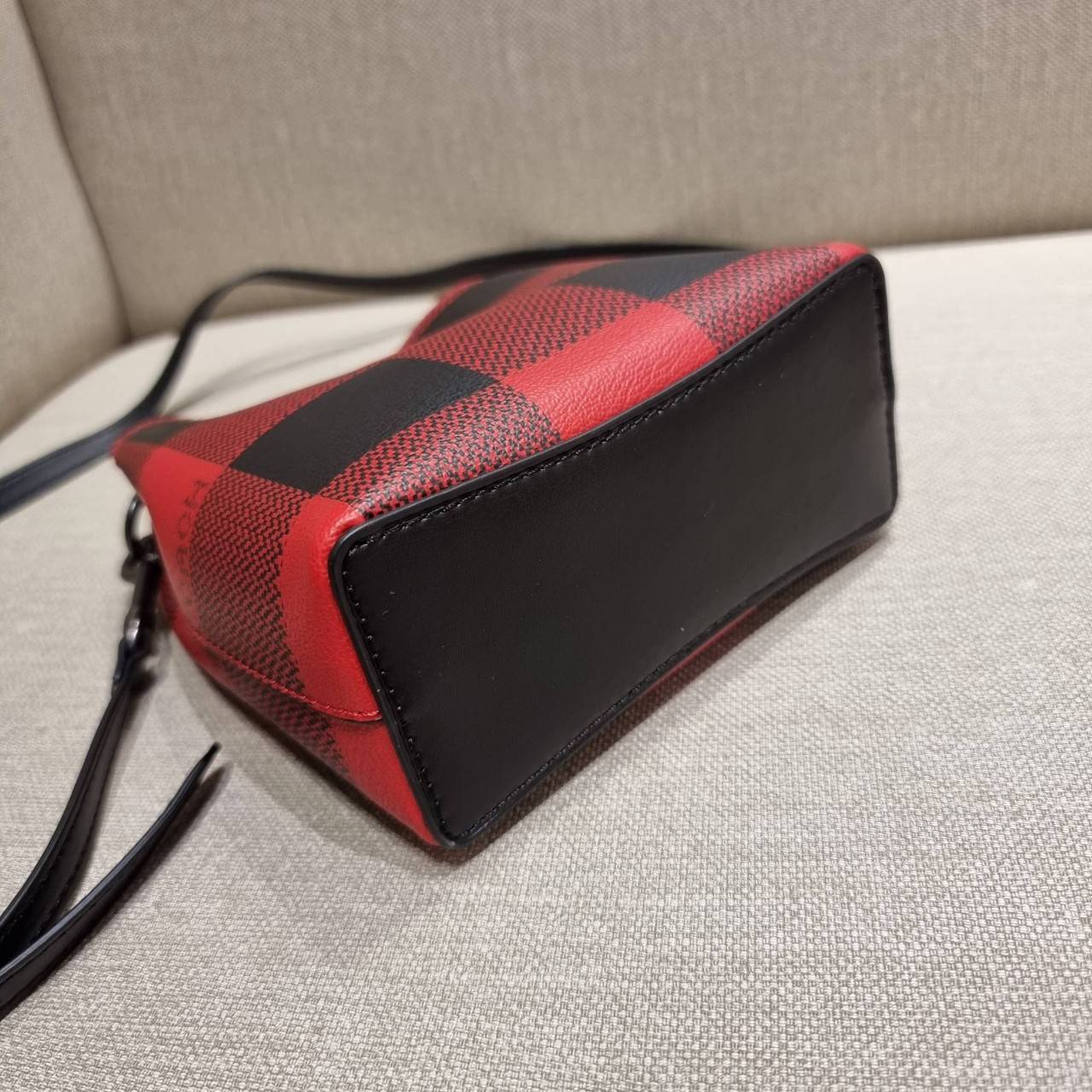 COACH MINI TOWN BUCKET BAG IN SIGNATURE CANVAS WITH VINTAGE MINI ROSE PRINT ((7270 7268 7267)) คอลเลคชั่นใหม่ล่าสุด!! น้องสาวคนสวยมาแล้วจ้า สดใสต้อนรับเทศกาลคริสต์มาส 🎅🎄 กระเป๋าบัคเก็ต ไซส์มินิ ใบจริงน่ารักม้าก!! น่าใช้แบบที่สุด วัสดุหนังแ