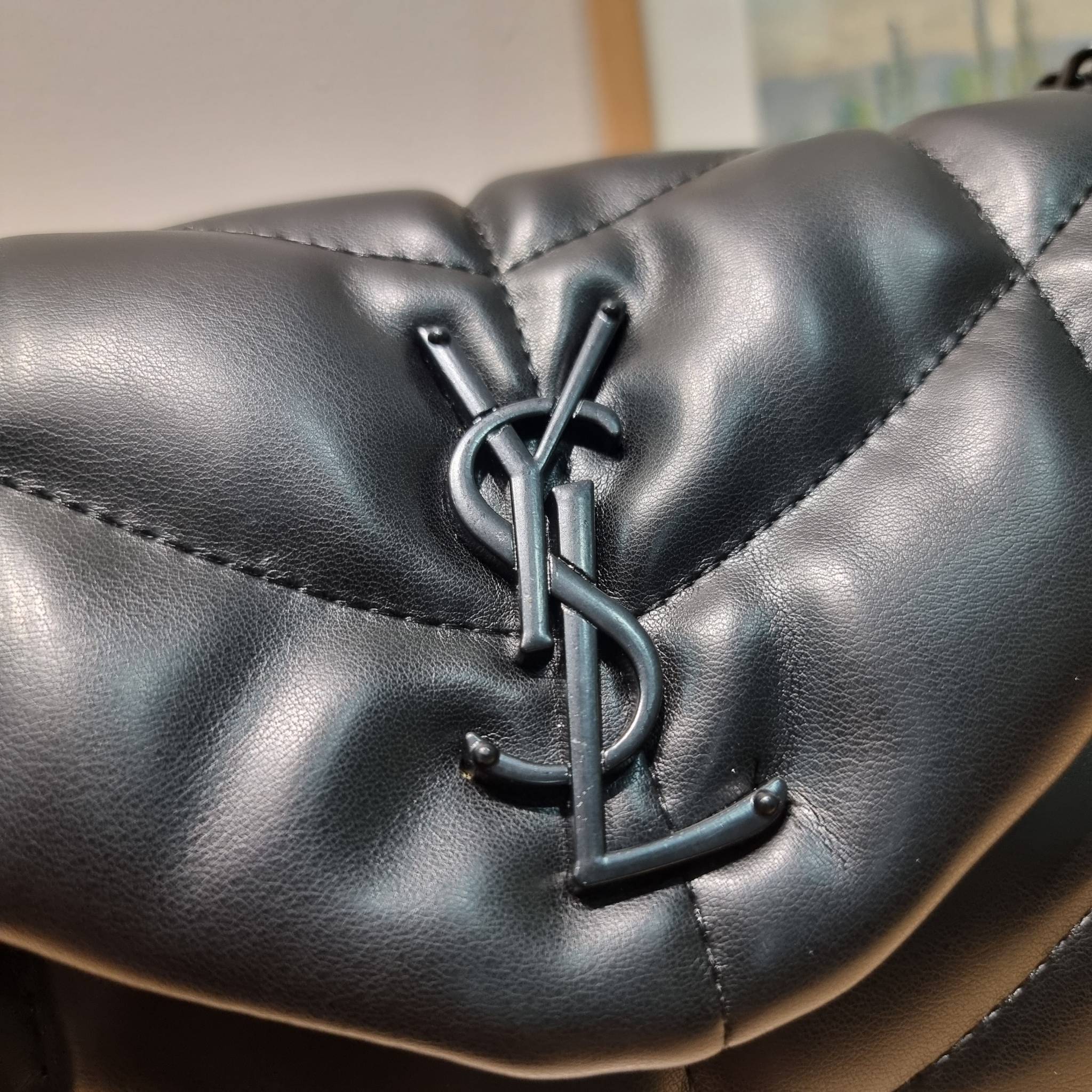 YSL PUFFER SMALL CHAIN BAG IN QUILTED / Yves Saint laurent puffer small chain bag in quilted กระเป๋าสะพายรุ่นยอดนิยม ทรงสวย ใช้ได้บ่อยไม่มีเบื่อ วัสดุหนังสัมผัสนิ่มมือ ดีไซน์เรียบหรู