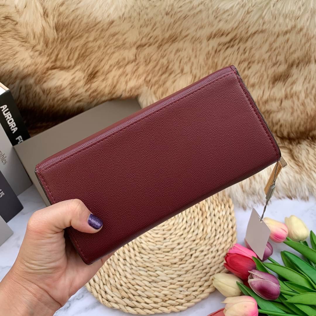 ของแท้ 💯% CHARLES & KEITH METAL TASSEL CLASSIC LONG WALLET กระเป๋าเงินใบยาวรุ่นพู่ยอดฮิต!! หนังพิมพ์ลายคาร์เวียร์ใช้ทน ด้านหลังมีช่องใส่บัตร/แบงค์ได้