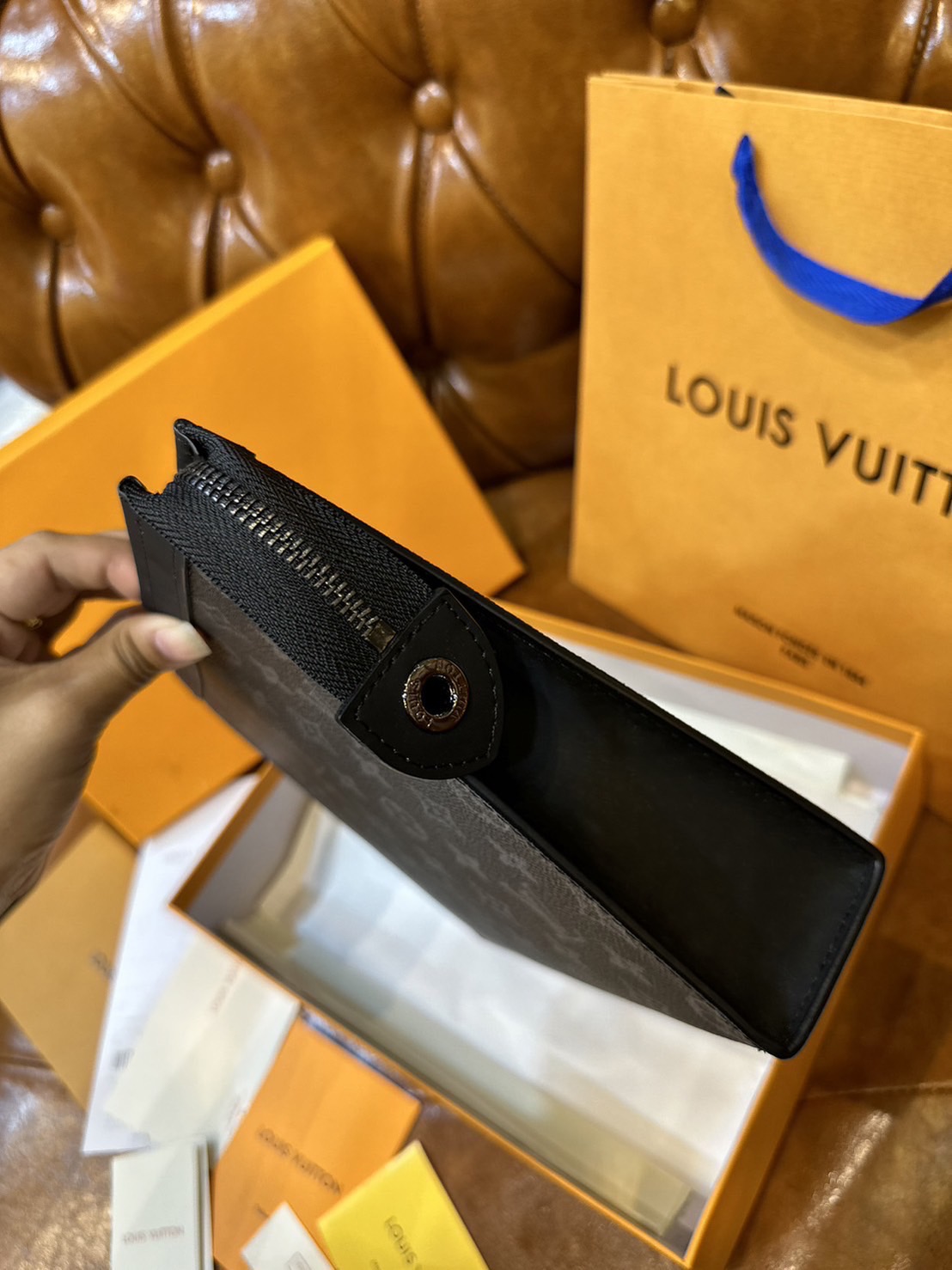 LV Pochette Voyage MM / LV Clutch กระเป๋าถือทรงคลัช ทรงพอช เกรดออริ สลับแท้ 1:1 ใช้ต่างประเทศได้ ใช้ได้ทั้งชายหญิง