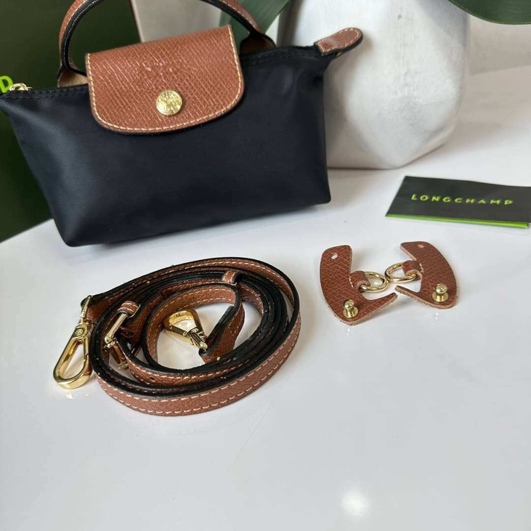 LONGCHAMP LE PLIAGE ORIGINAL Pouch with handle กระเป๋าใบเล็กขนาดกระทัดเหมาะกับใส่ของจำเป็นจุกจิก กันน้ำได้ พร้อมส่ง