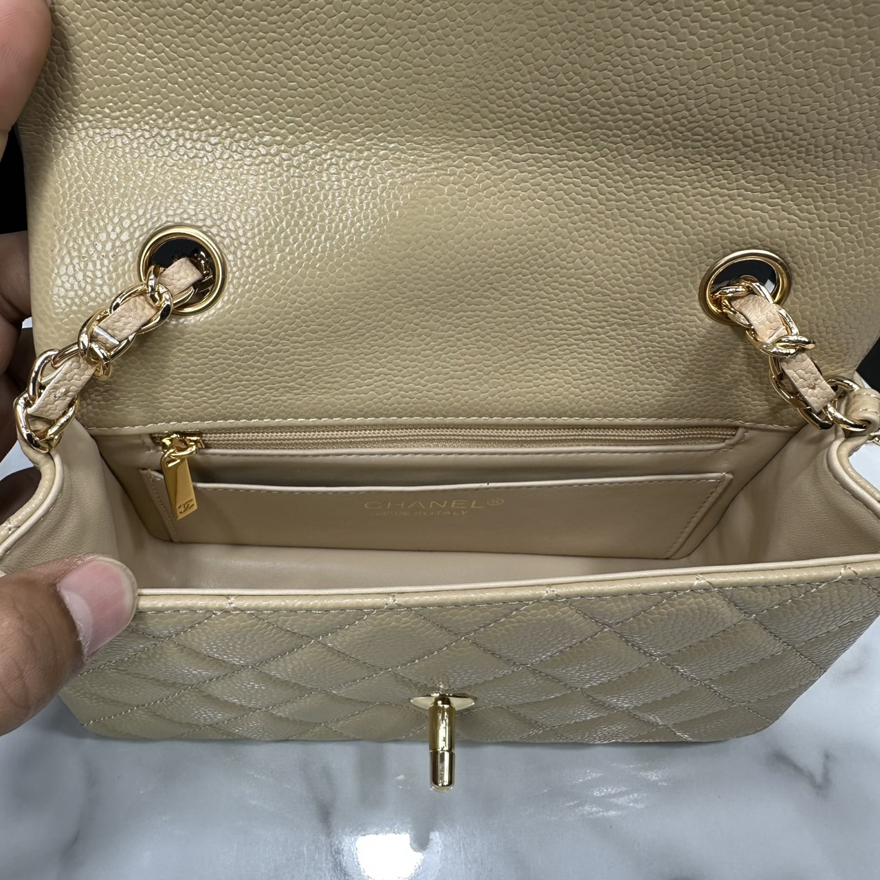 ORI หนังแท้ | CHANEL Classic 20cm shoulder bag กระเป๋าสะพายรุ่นยอดนิยม หรูหราระดับตำนาน สวยงามเหนือกาลเวลา