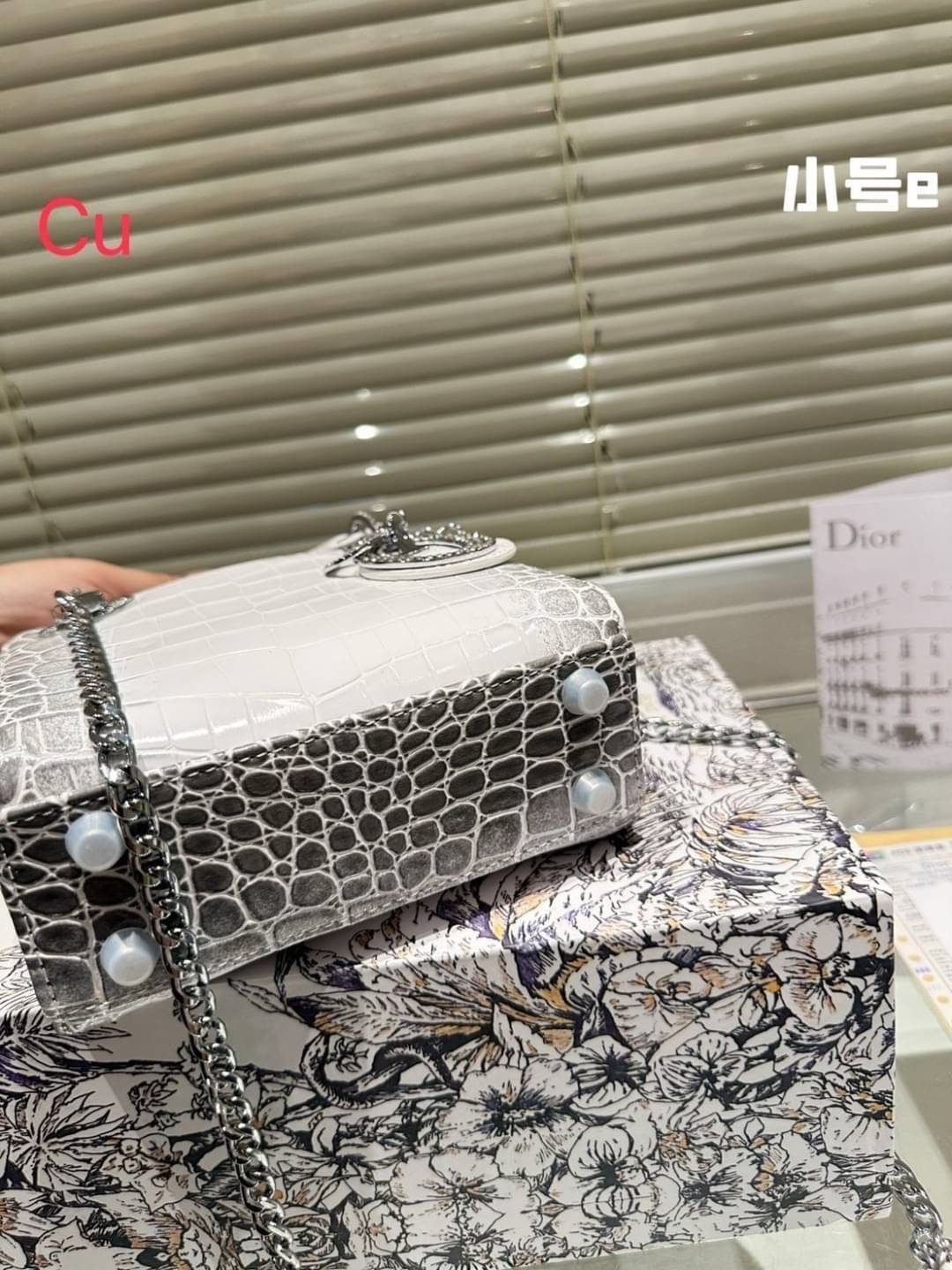 DIOR Lady Himalayan Crocodile Bag กระเป๋าเลดี้ดิออร์รุ่นลิมิเต็ด หนังลายจระเข้สวยหรูดูแพงที่สุด ควรมีที่สุดเลยค่าสาวๆ งานจริงสวยกริบใบมินิน่ารัก ปังสุด ราคาสุดคุ้มค่า