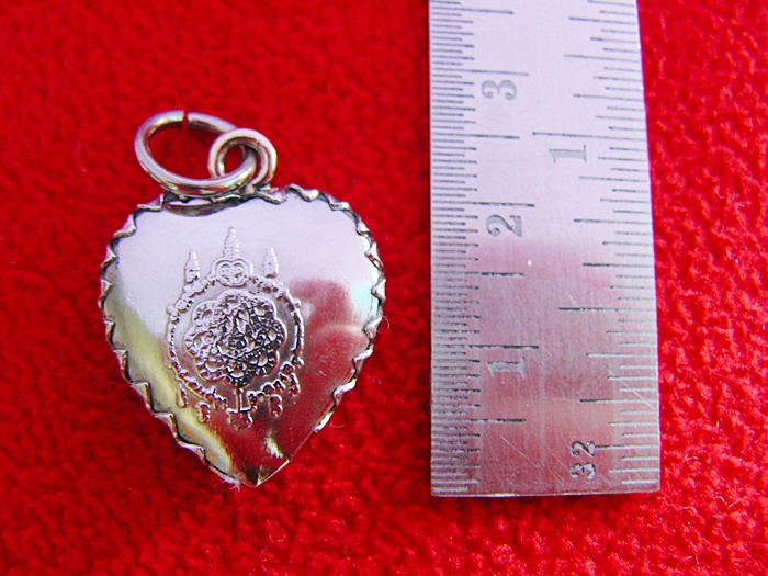 สินค้าหมดค่ะ ล็อกเก็ตหลวงพ่อสุดหลังยันต์ตะกร้อ รูปหัวใจ วัดกาหลง จ.สมุทรสาครค่ะ