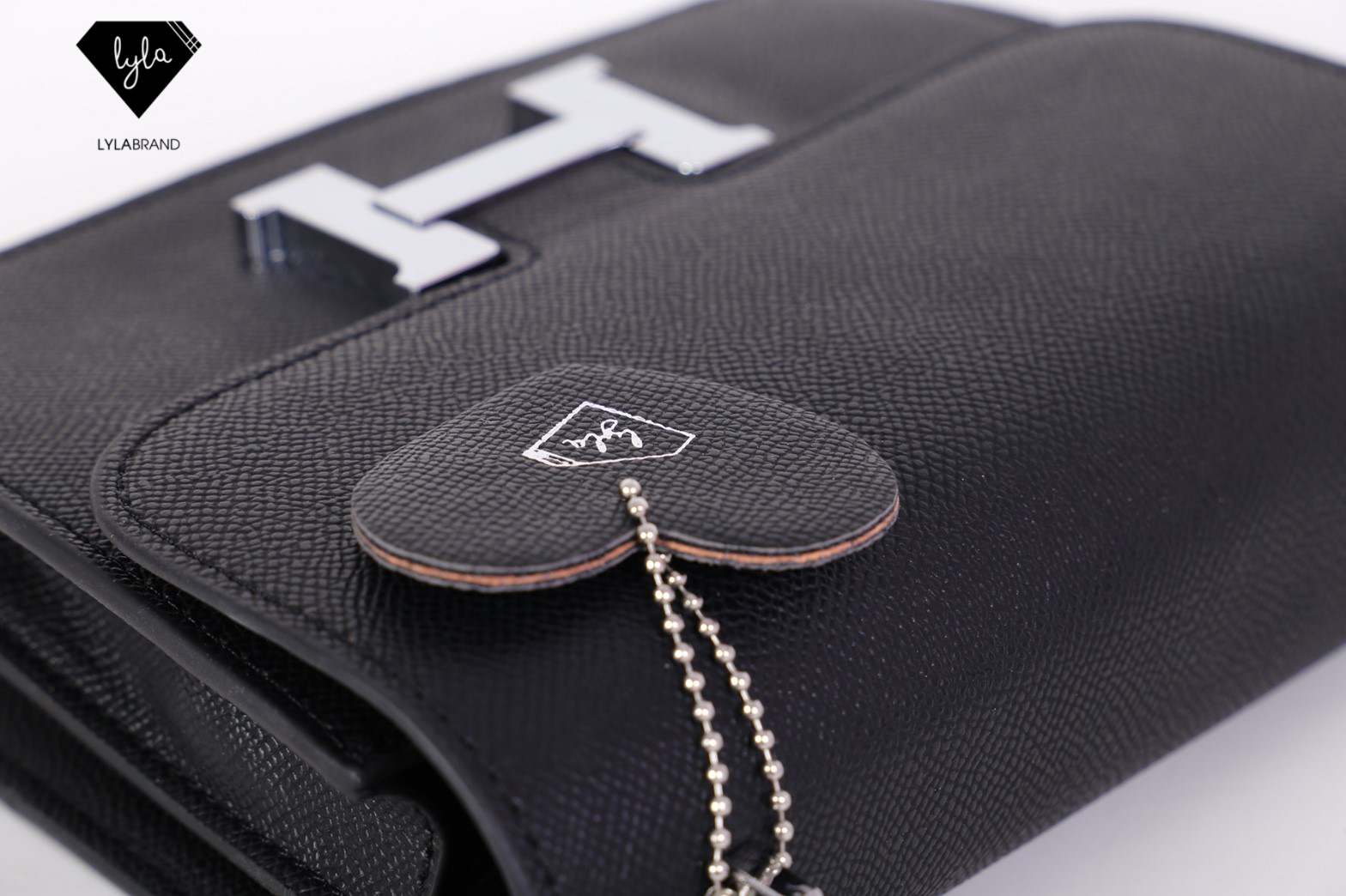 LYLABRAND🔔 Constance ไซต์ 18 สุดฮอต รุ่นนี้หนัง Epsom , PU top premium นะคะ หนังดีเลอค่าน่าสอยมากกก บอกคำเดียวเลยว่าเด็ดสุด !! เหมือนหนังแท้เบอสุดค่ะคูณผู้หญิง ลูกค้าเก่าน่าจะทราบกันดีอยู่แล้วว่าคุณภาพของร้านนี้ต้องมาเป็นอันดับหนึ่งเท่านั้น อิอิ ม