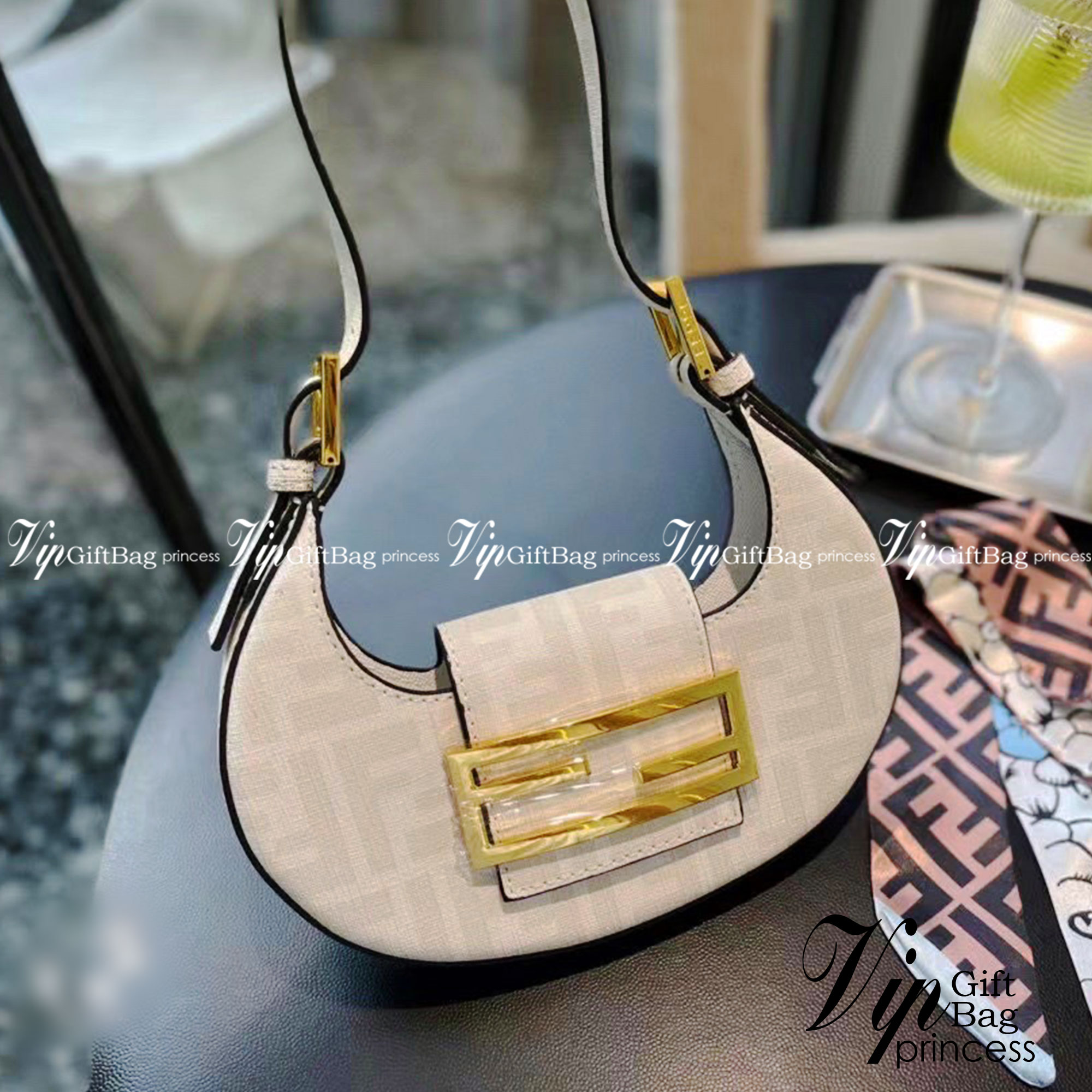 Fendi Cookie mini hobo bag / Fendi Mini Cookie FF fabric mini bag คอลใหม่ล่าสุด น้องเล็กกะทัดรัด อะไหล่ทองสวยหรูไฮโซ งานคุณภาพเน้นๆ งานเป๊ะปังมากปั้มทุกจุด กระเป๋าสะพายไหล่แบรนด์หรู น่ารักมากค่ะ