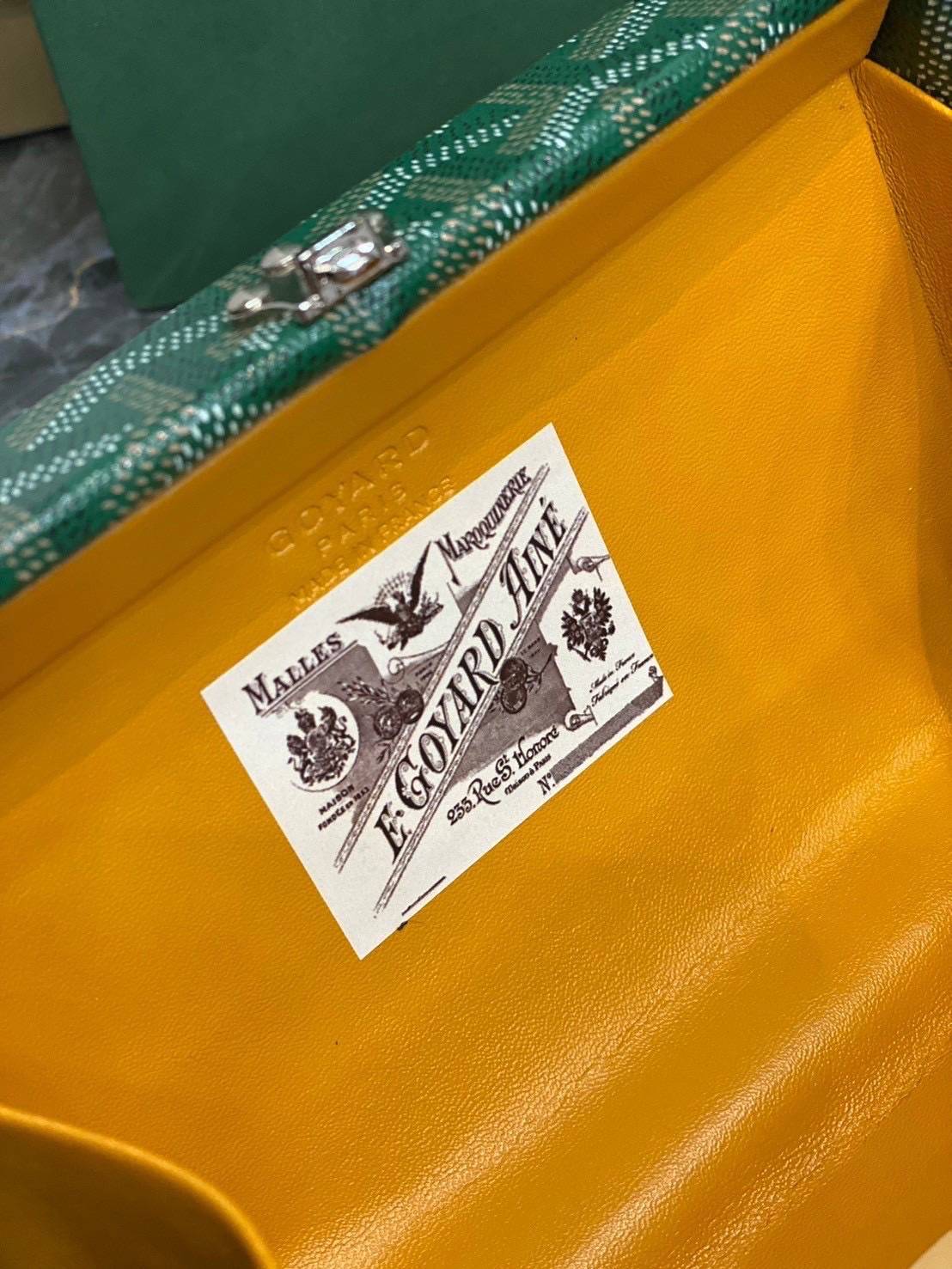 ORI หนังแท้ | Goyard Minaudière Trunk Bag กระเป๋าสะพายทรงแมสเซ็นเจอร์ เป็นคลัตช์ได้ในใบเดียว น้ำหนักเบา ทรงกล่องดีไซน์ใช้งานง่าย สวยหรู