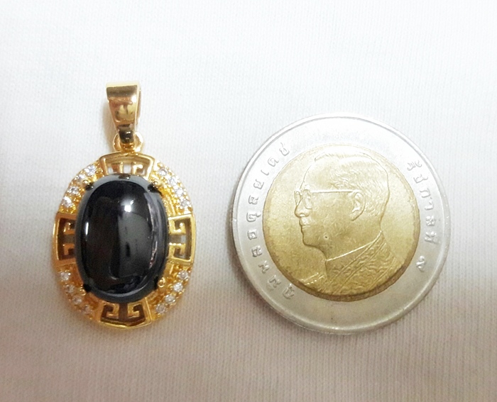 สินค้าจองค่ะ จี้พลอยมณีใต้น้ำ(เพชรพญานาค)สีดำแบบกลางเลี่ยมกรอบประดับเพชร(ทุกราศี)เสริมโชคเสริมดวงค่ะ