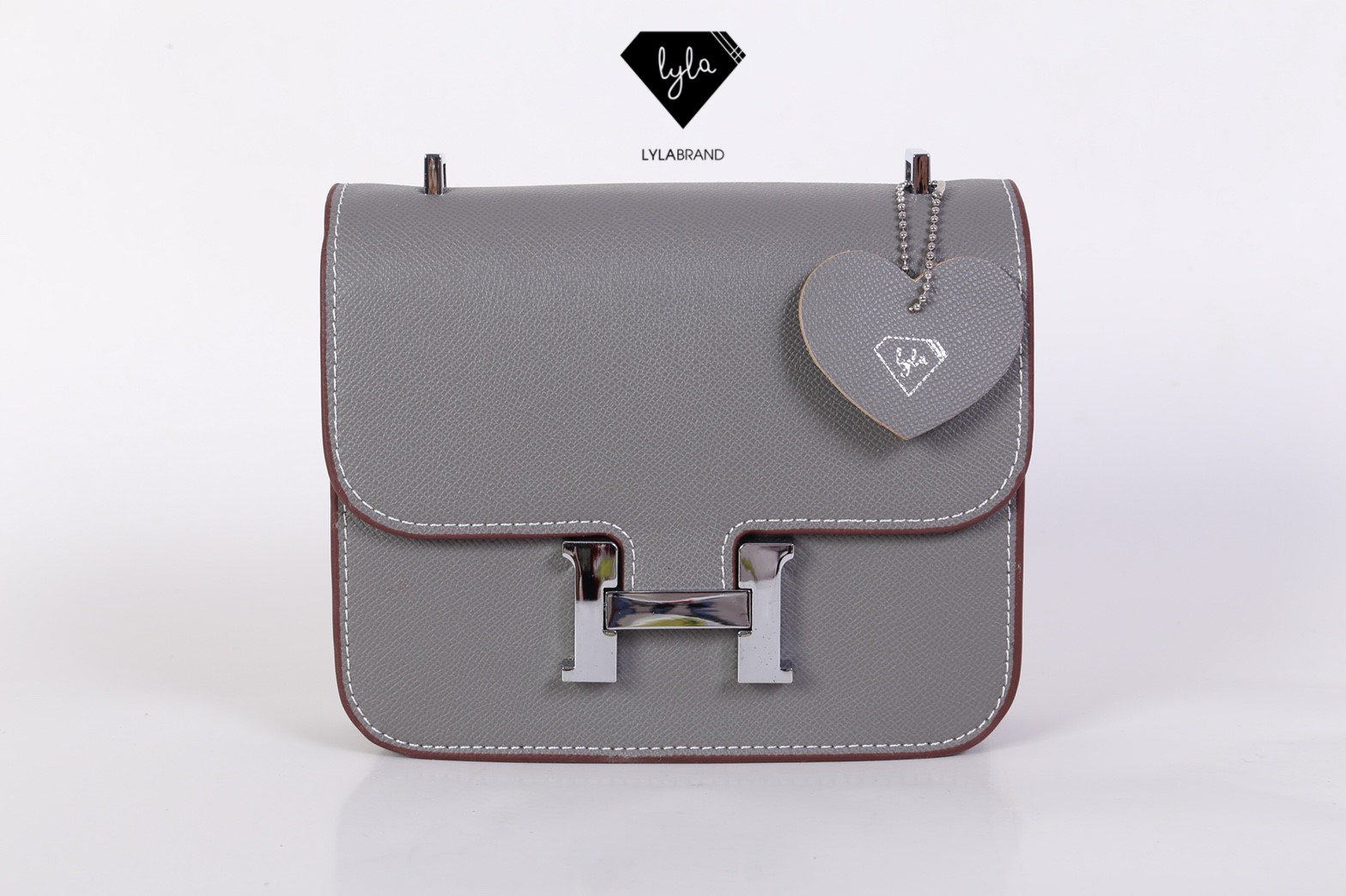 LYLABRAND🔔 Constance ไซต์ 18 สุดฮอต รุ่นนี้หนัง Epsom , PU top premium นะคะ หนังดีเลอค่าน่าสอยมากกก บอกคำเดียวเลยว่าเด็ดสุด !! เหมือนหนังแท้เบอสุดค่ะคูณผู้หญิง ลูกค้าเก่าน่าจะทราบกันดีอยู่แล้วว่าคุณภาพของร้านนี้ต้องมาเป็นอันดับหนึ่งเท่านั้น อิอิ ม