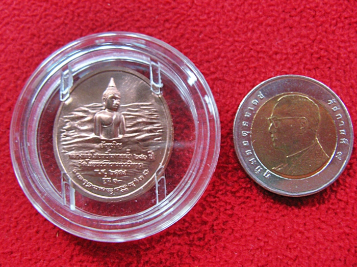 สินค้าหมดค่ะ เหรียญหลวงพ่อโสธร รุ่นอัญเชิญขึ้นจากน้ำ รุ่น1 ปี2554 เนื้อทองแดง รูปไข่ พร้อมตลับเดิมค่ะ