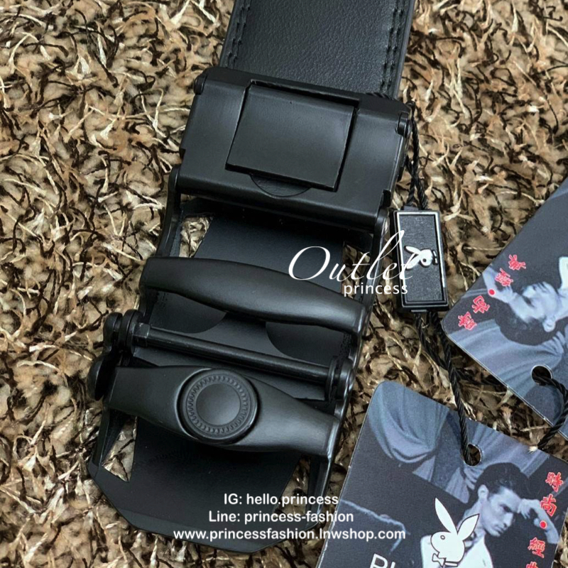 PLAYBOY LETHER BELT เข็มขัดผู้ชาย ห้วเข็มขัดมีโลโก้แบรนด์ หัวเข็มขัดสามารถถอดออกได้ค่ะ เลื่อนปรัความยาวสาย Freesize ค่ะ พร้อมส่งในราคาน่ารักทีเดียวเลยจร้าา