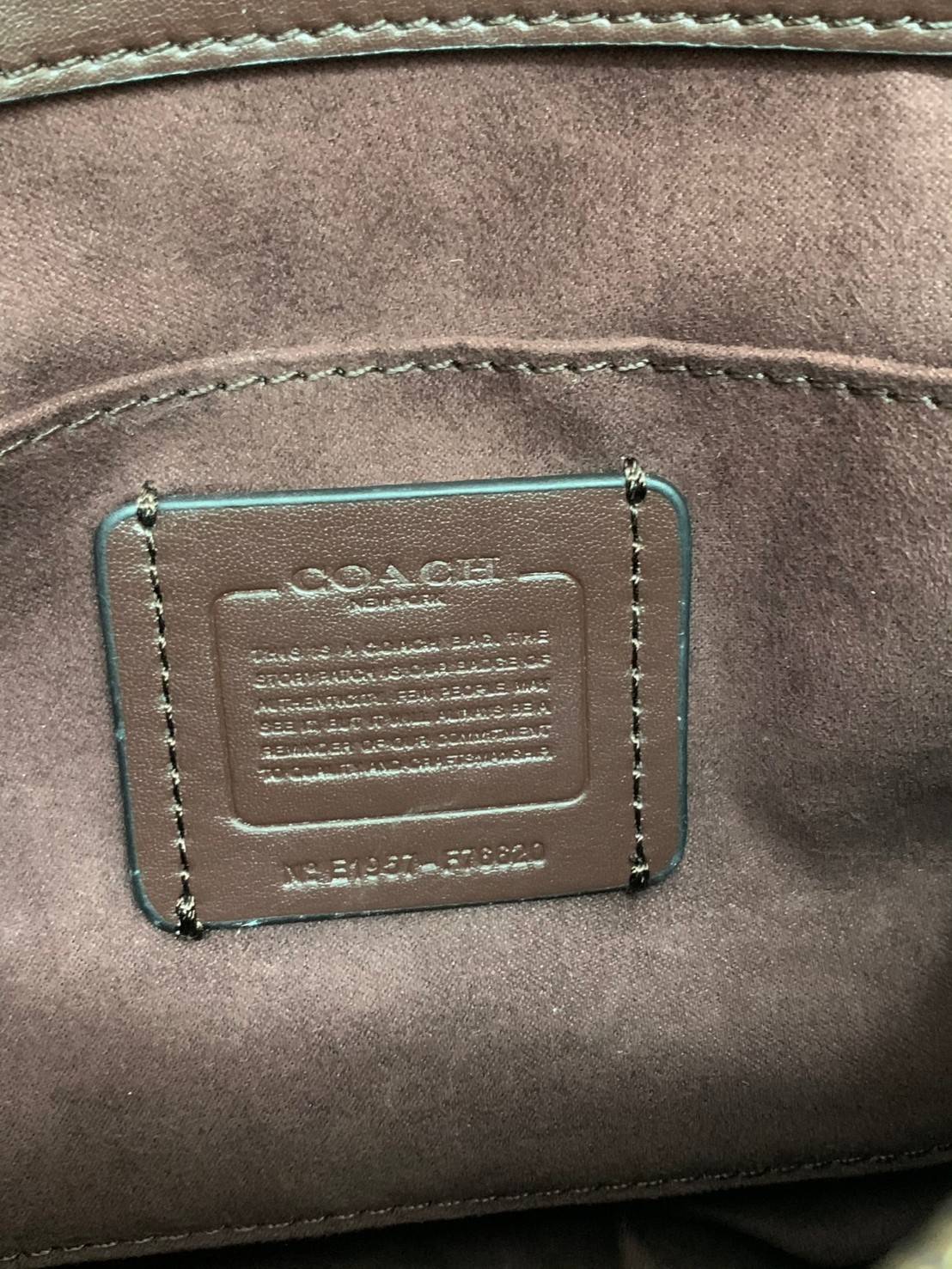 สวย หรู ดูดี รุ่นนี้กัยเลยค่า!! COACH TILLY TOP HANDLE SATCHEL IN SIGNATURE ((76620)) พร้อมส่งความสวย ห้ามพลาดค่ะ! กระเป๋าหิ้ว//คล้องมือ//สะพายข้างได้ ทรงสวย หนังแท้เรียบ+ลายCได้สวยงามค่ะ เปิดปิดกระเป๋าแบบหมุนล็อค ภายในมีช่องหลักใส่ของ2ช่อง สามารถใส่กระเป