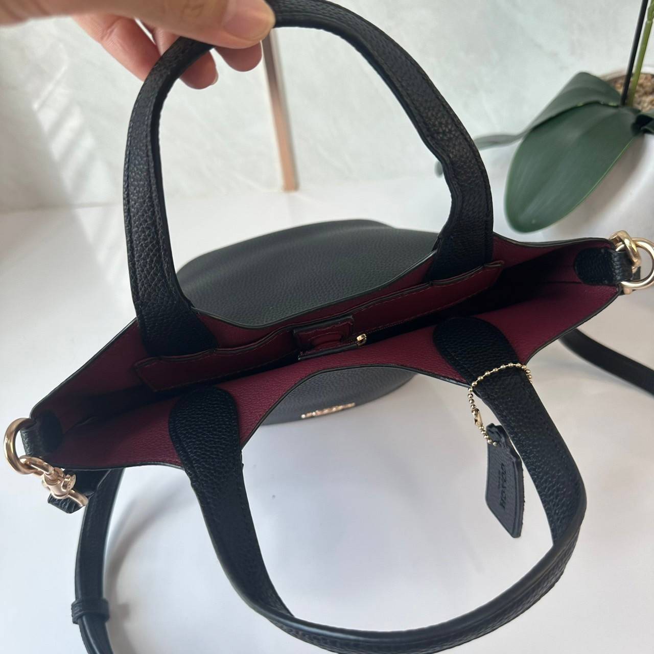 พร้อมส่ง 5 สี COACH HANNA BUCKET BAG กระเป๋าถือ/สะพายข้างทรงบักเก็ตรุ่นใหม่ดีไซน์เก๋น่ารัก เกรดท็อปออริ เกรดดีสุด สลับแท้ 1:1