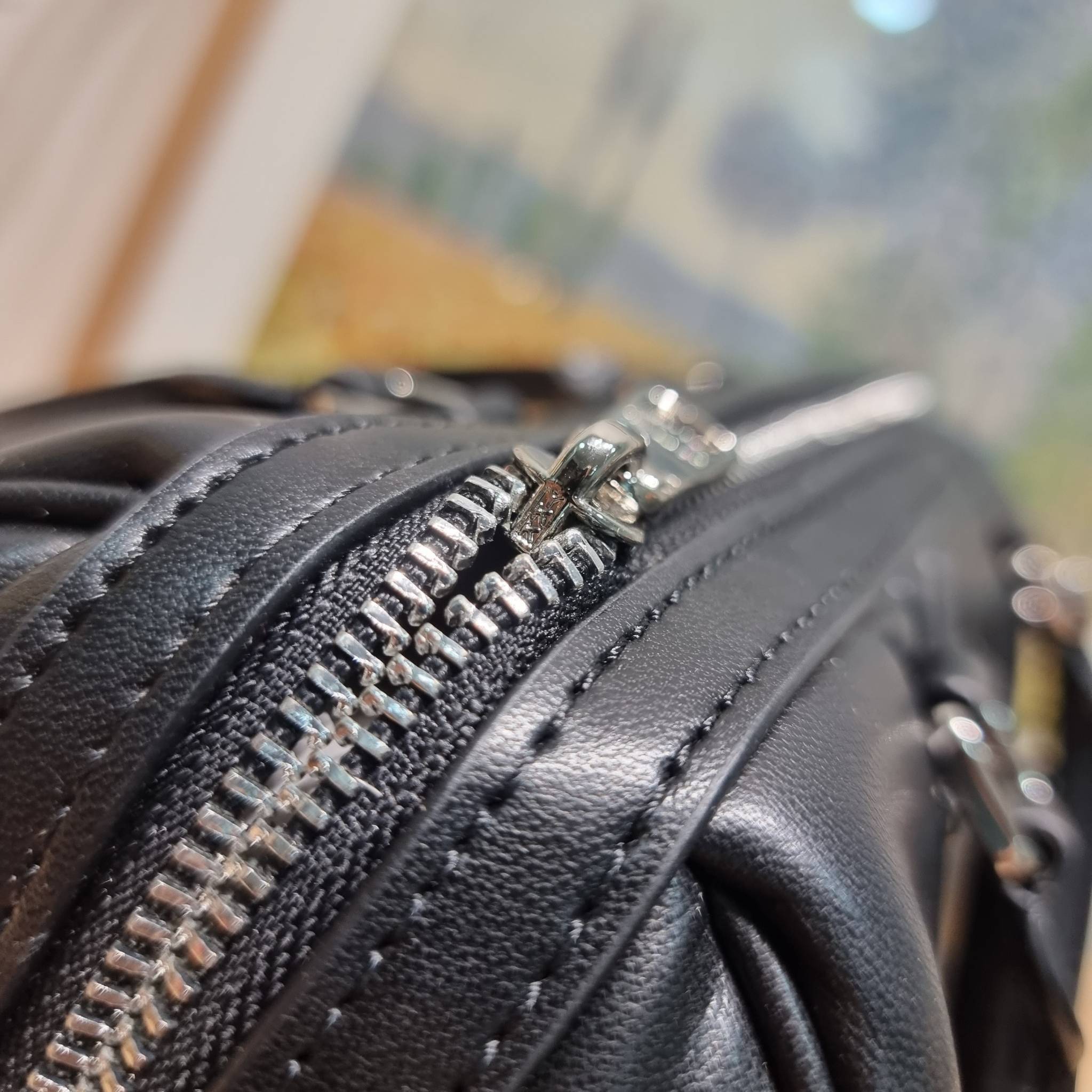 COACH ROWAN SATCHEL WITH PUFFY DIAMOND QUILTING CJ610 พร้อมส่ง กระเป๋าสะพายทรงหมอน ขนาดกำลังสวย คอลเลคชั่นสุดคลาสสิค ที่ดีไซน์เพิ่มความหรู