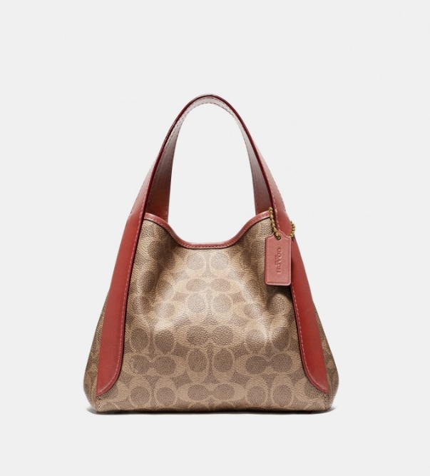 COACH HADLEY HOBO 21 BAG กระเป๋าถือหรือสะพายข้าง เรียบหรู หนังแกะแท้ ลาย signature brand หนังนิ่ม ปรับเปลี่ยนได้ 2 ทรง ปากกระเป๋ามีกระดุมแม่เหล็ก พร้อมตะขอเกี่ยว ภายในกว้าง ใส่ wallet ยาว mini iPad และของใช้ได้จุ พร้อมสายสะพายยาว ถอด ปรับระดับได้ค่ะ Must 