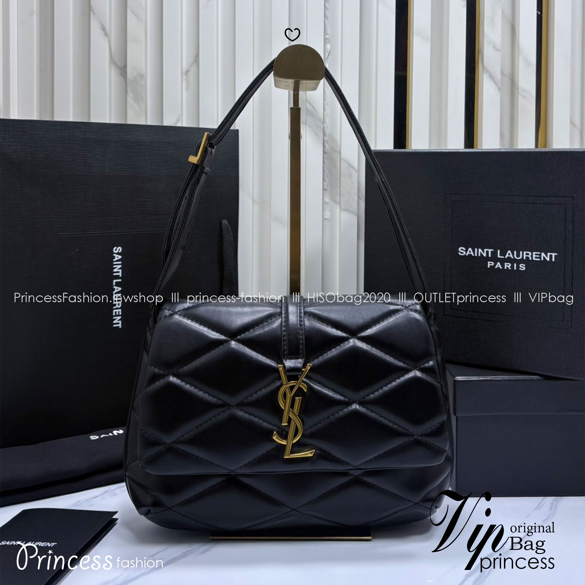 ORI หนังแท้ | YSL Le 57 Hobo Shoulder Bag / YSL Hobo Bag กระเป๋าสะพายทรงโฮโบ หนังสัมผัสนิ่มมือ ดีไซน์เรียบหรู ภายในโล่งกว้าง สามารถจุของสำคัญได้อย่างครบถ้วน ใบจริงหรูหรา ดูแพง มีไว้ติดบ้านสักใบ ยังไงก็คุ้มค่าจ้า