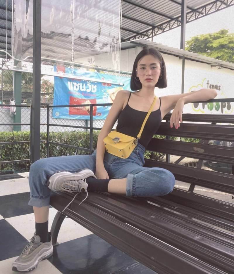 Don't Miss! Best Seller! ZARA CROSSBODY WITH 2STRAPS กระเป๋าถือหรือสะพายทรงคลัชรุ่นยอดนิยมวัสดุหนัง Saffiano อยู่ทรงสวยหรูสไตล์ PRADA แข็งแรงทนทาน ดีไซน์เก๋ไม่ซ้ำใคร เปิดปิดด้วยตัวล๊อคเอกลักษณ์ของ ZARA ภายในมีโลโก้ สามารถใส่มือถือ iphone7+ ได้ โดดเด่