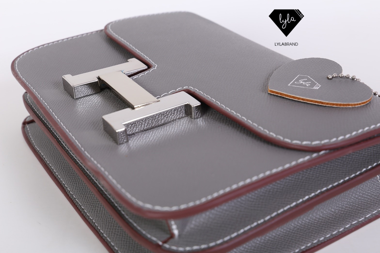 LYLABRAND🔔 Constance Size 23 Cm / Epsom ✨PU top premium นะคะ หนังดีเลอค่าน่าสอยมากกก บอกคำเดียวเลยว่าเด็ดสุด !! เหมือนหนังแท้เบอสุดค่ะคูณผู้หญิง ลูกค้าเก่าน่าจะทราบกันดีอยู่แล้วว่าคุณภาพของร้านนี้ต้องมาเป็นอันดับหนึ่งเท่านั้น อิอิ มีสายยาวส