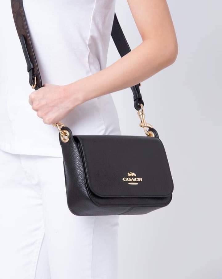 COACH SMALL JES MESSENGER WITH SIGNATURE CANVAS STRAP(COACH F77979)🌺 ทรงนี้ สวยมากจริงๆ ฮิตมากๆตลอดกาล //สะพายข้างฝาปิด ล็อคด้วยแม่เหล็กแน่นหนา รุ่นนี้สวยมาก >>วัสดุหนังแท้เต็มใบ หนังสวยคุณภาพดีมากๆ ยิ่งใช้ หนังยิ่งสวย>>สายสะพายถอดได้ 