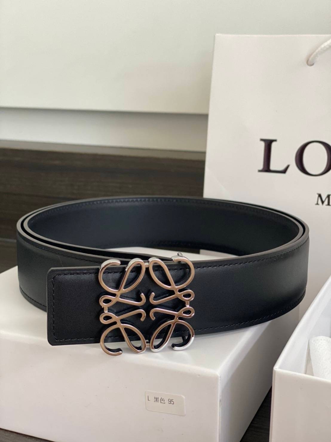 Loewe Belt / Loewe Anagram Leather Belt เข็มขัดโลเอเว่หนังแท้ สุดคลาสสิค วินเทจ เรียบง่าย ผู้ดี เป็นซิกเนเจอร์ ใช้งานเป็น everyday use ได้เลย วัสดุหนังแท้