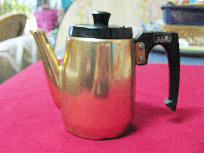 กาน้ำชาสีทองสแตนเลสเคลือบ(เก่าเก็บ)ค่ะ