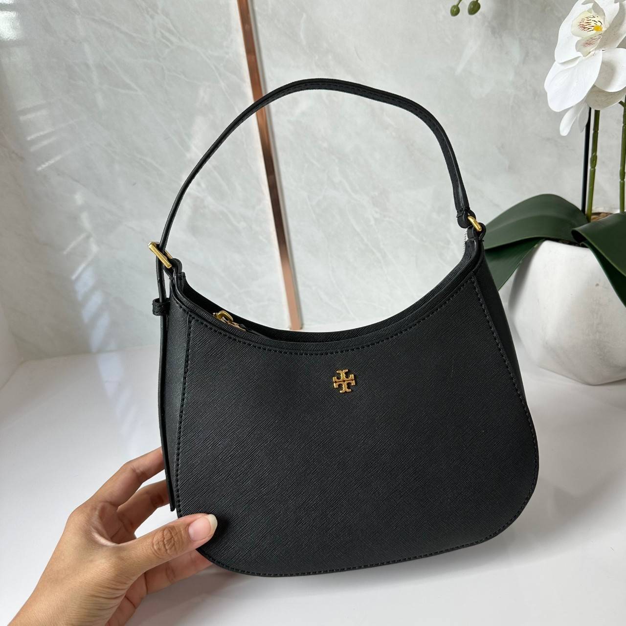 TORY BURCH EMERSON ZIP SHOULDER BAG 137416 / TORY BAG พร้อมส่ง 3 สี กระเป๋าสะพายไหล่ / คล้องแขน หนังซาเฟียโน่ ทนทาน