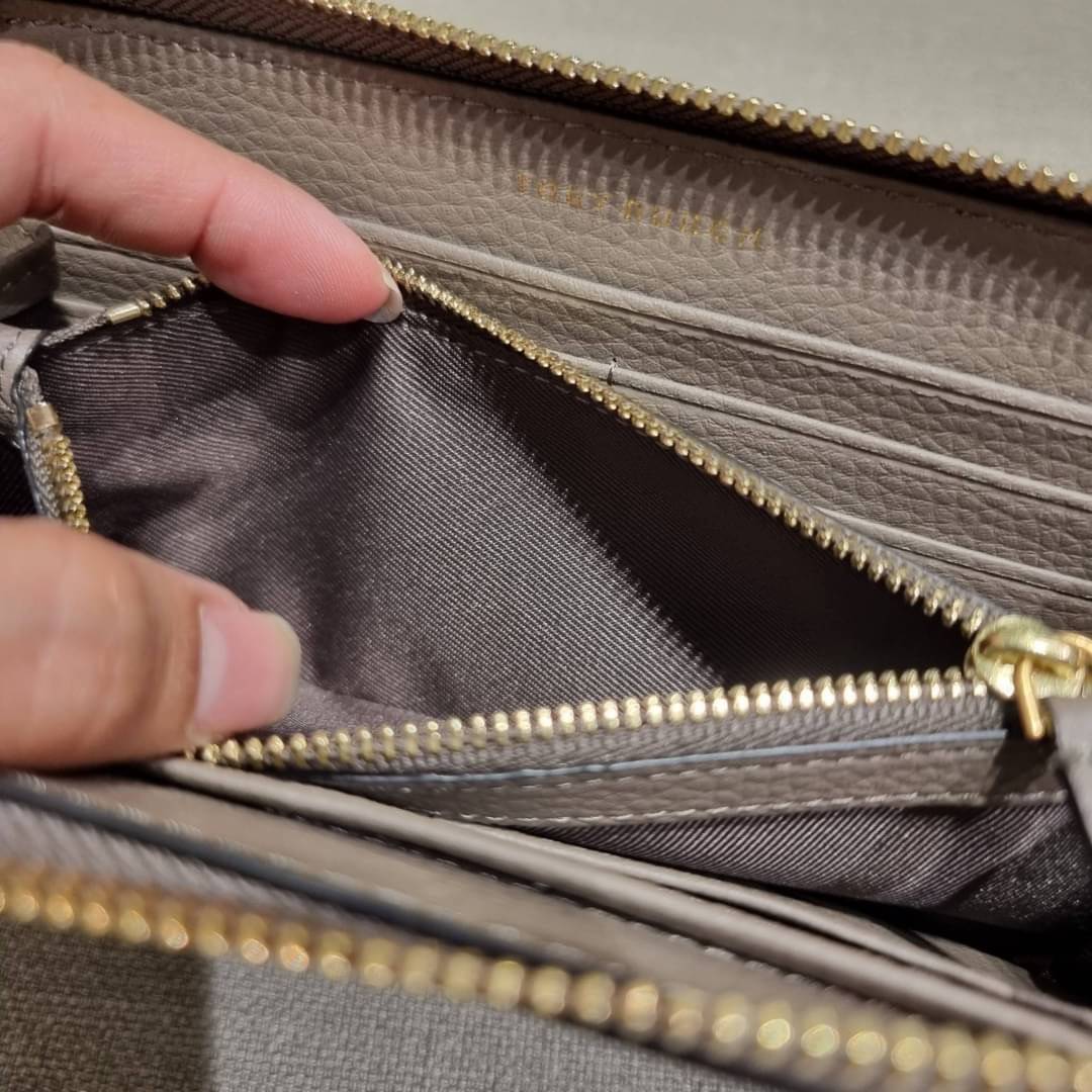 TORY BURCH MCGRAW ZIP CONTINENTAL WALLET กระเป๋าสตางค์ใบยาวรุ่นหายาก จัดเต็มสีสวยพร้อมส่ง ขนาดกำลังพอเหมาะ วัสดุหนังวัวสัมผัสดีมาก