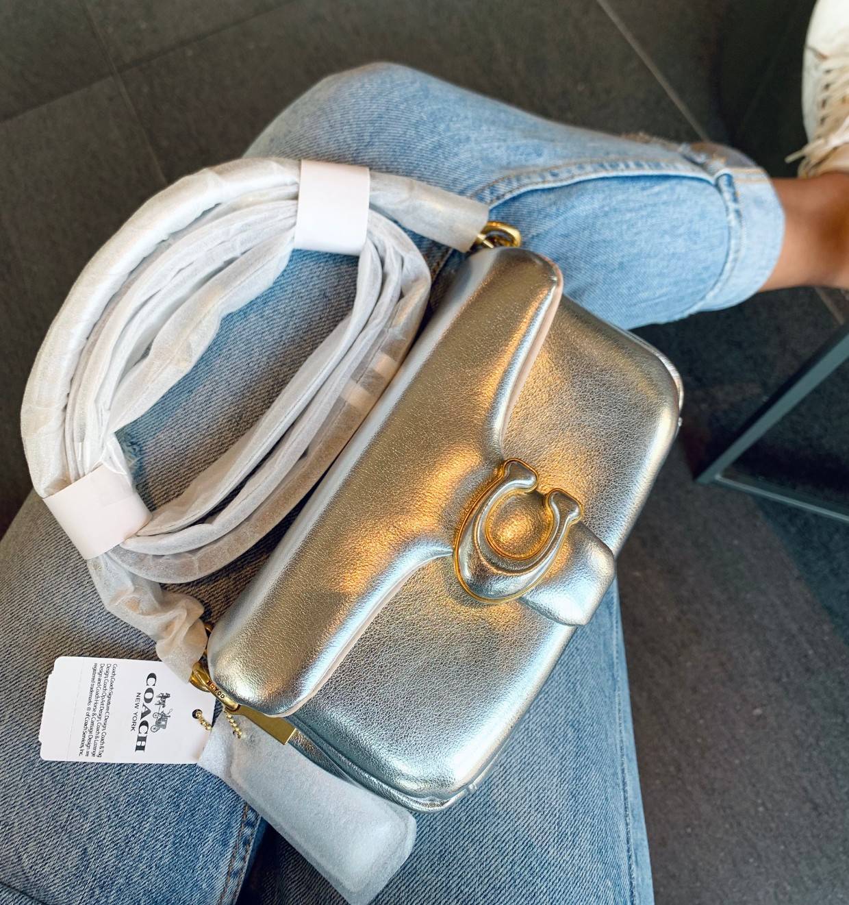 น้องสวยมากก สินค้าจริงสวยกว่าในรูป ไม่จกตาค่ะ! COACH PILLOW TABBY SHOULDER BAG 18 ((C3880)) 📣 พร้อมส่งที่ไทย คุณภาพเกินราคา! กระเป๋าหิ้ว//สะพายแบบครอสบอดี้ร์ 🔺หนัง nappa อย่างดี หนานิ่ม นุ่มมากๆ หลงรักน้องแน่นอน